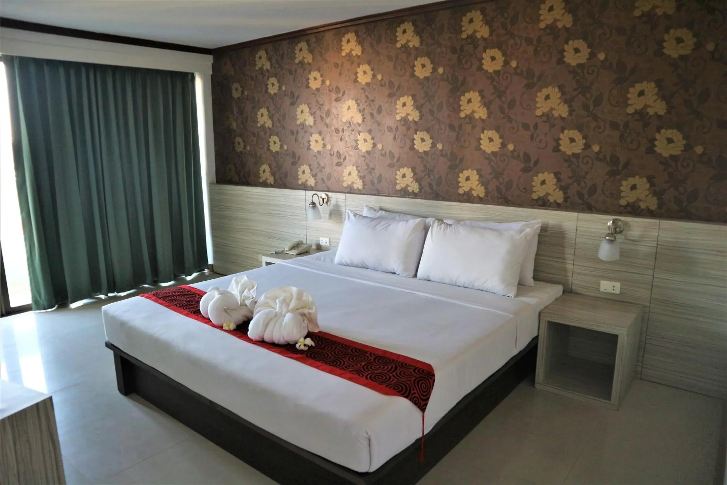 Bedroom in Welcome Plaza Hotel Pattaya