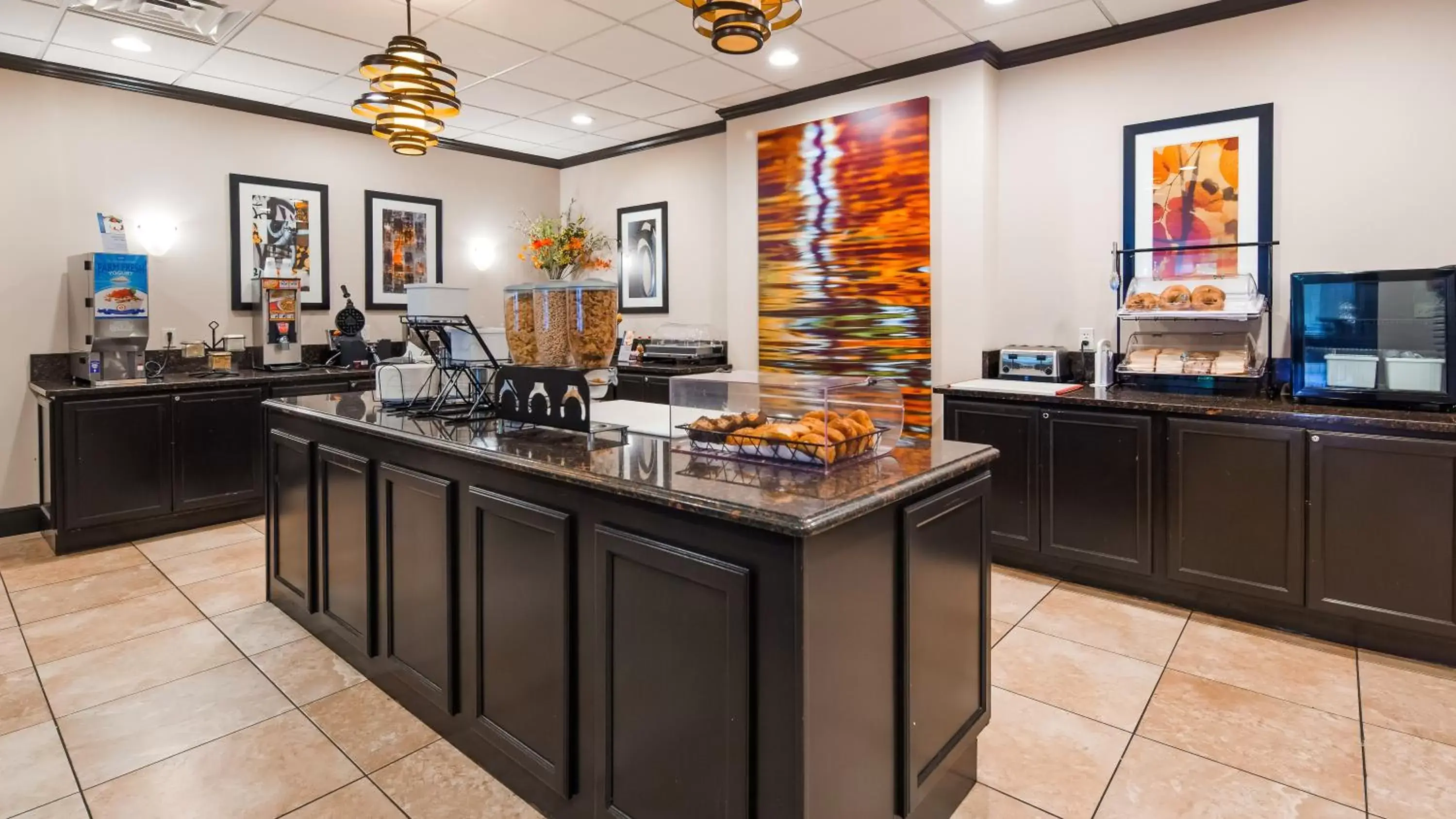 Breakfast, Restaurant/Places to Eat in Best Western Executive Hotel New Haven-West Haven