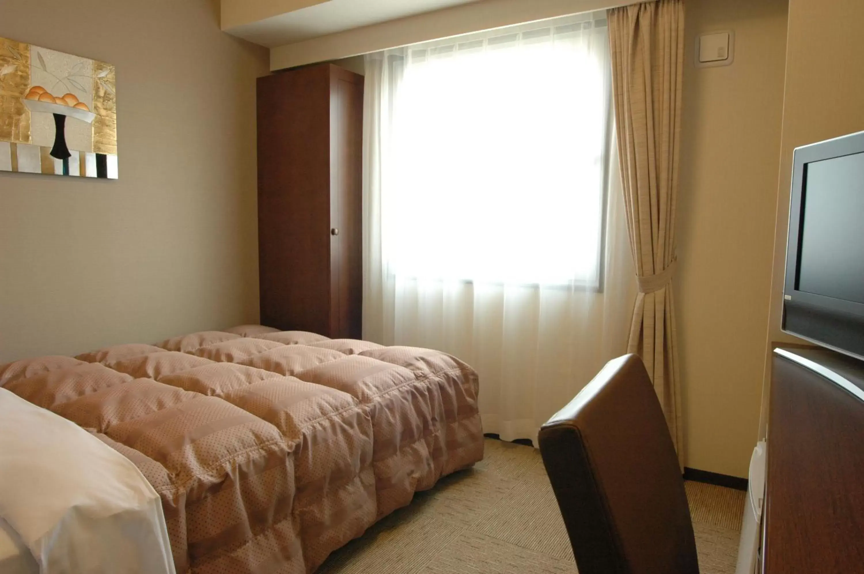 Bed, Room Photo in Hotel Route-Inn Hirosaki Joto