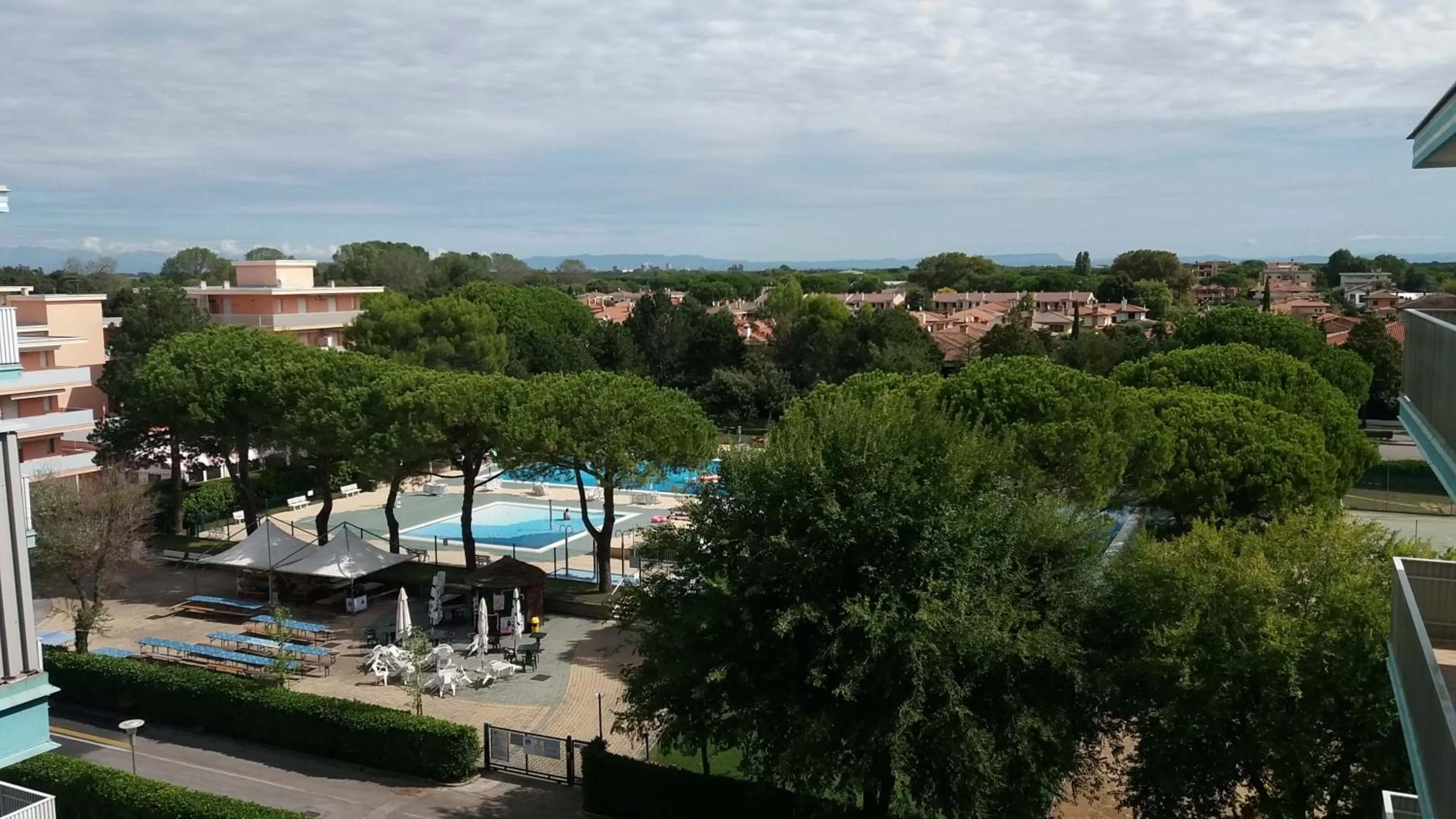 Pool View in Residence Valbella - GETURHOTELS