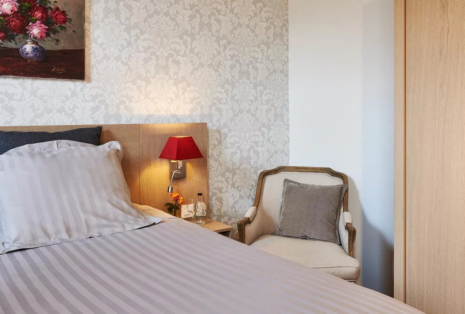 Bed in Hotel Royal Astrid