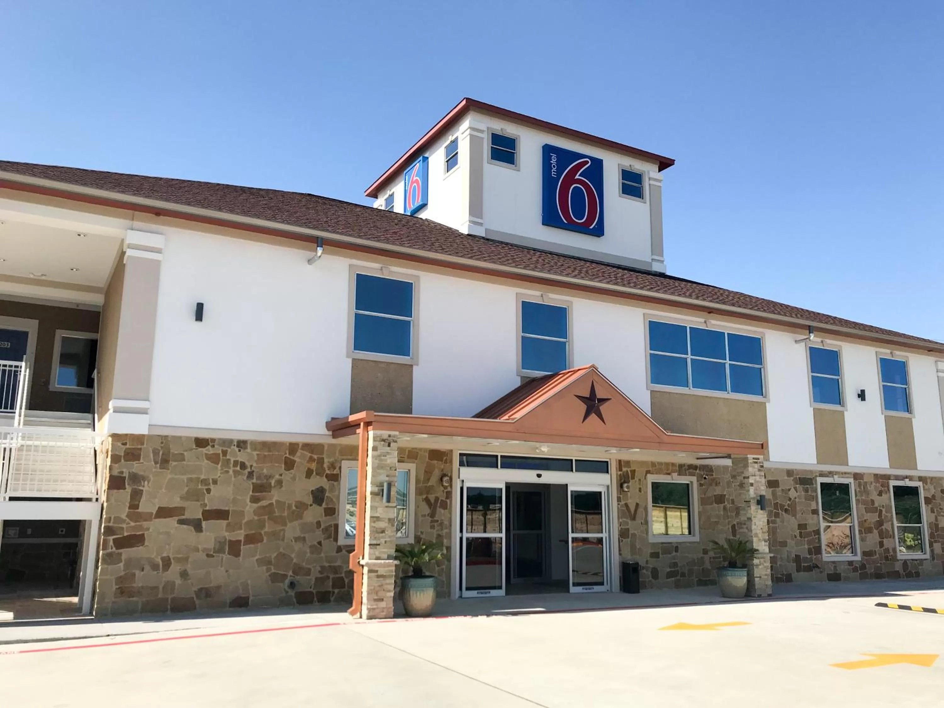 Property building in Motel 6-Houston, TX - North