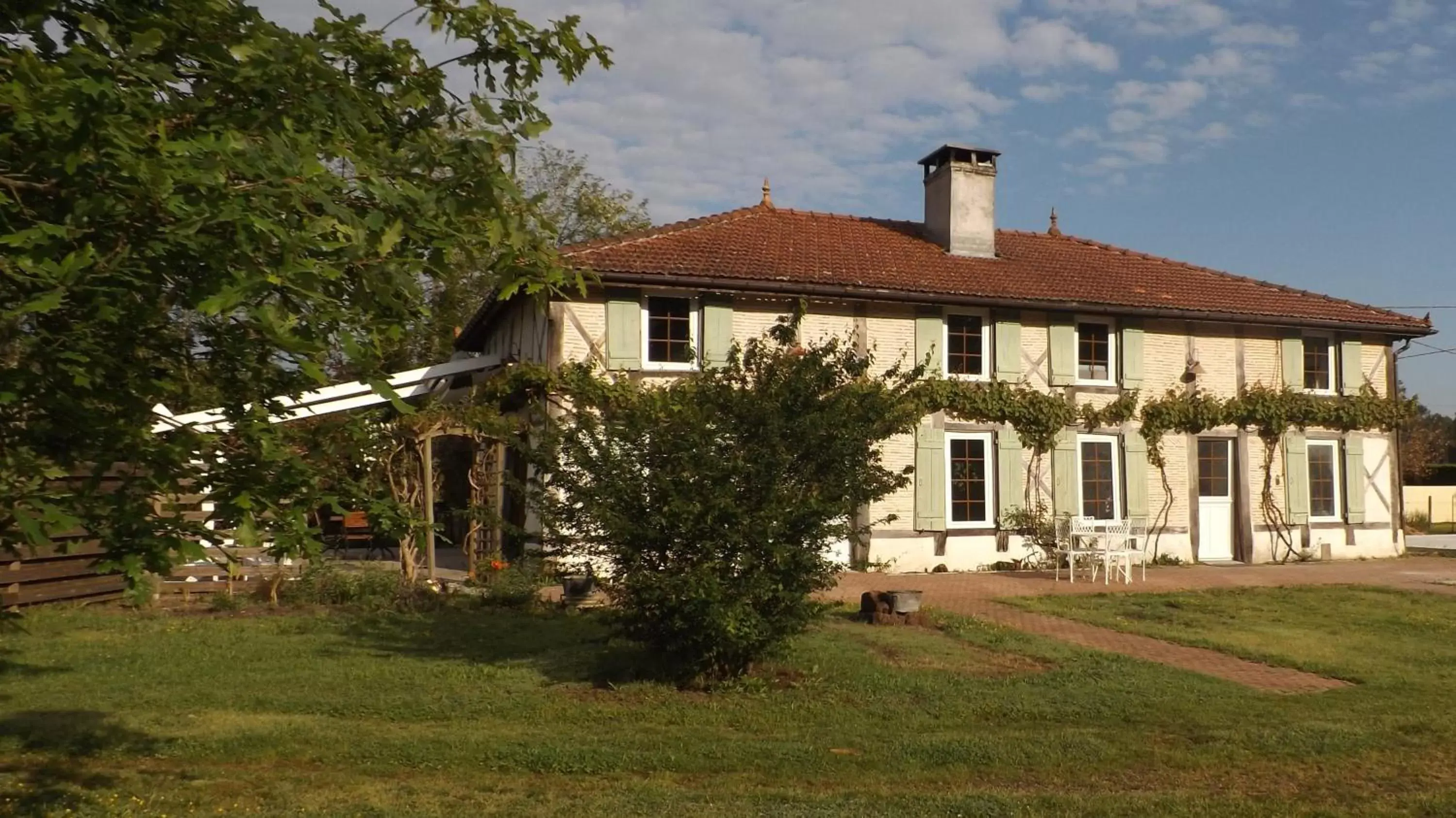 Property Building in La résinière de pirique