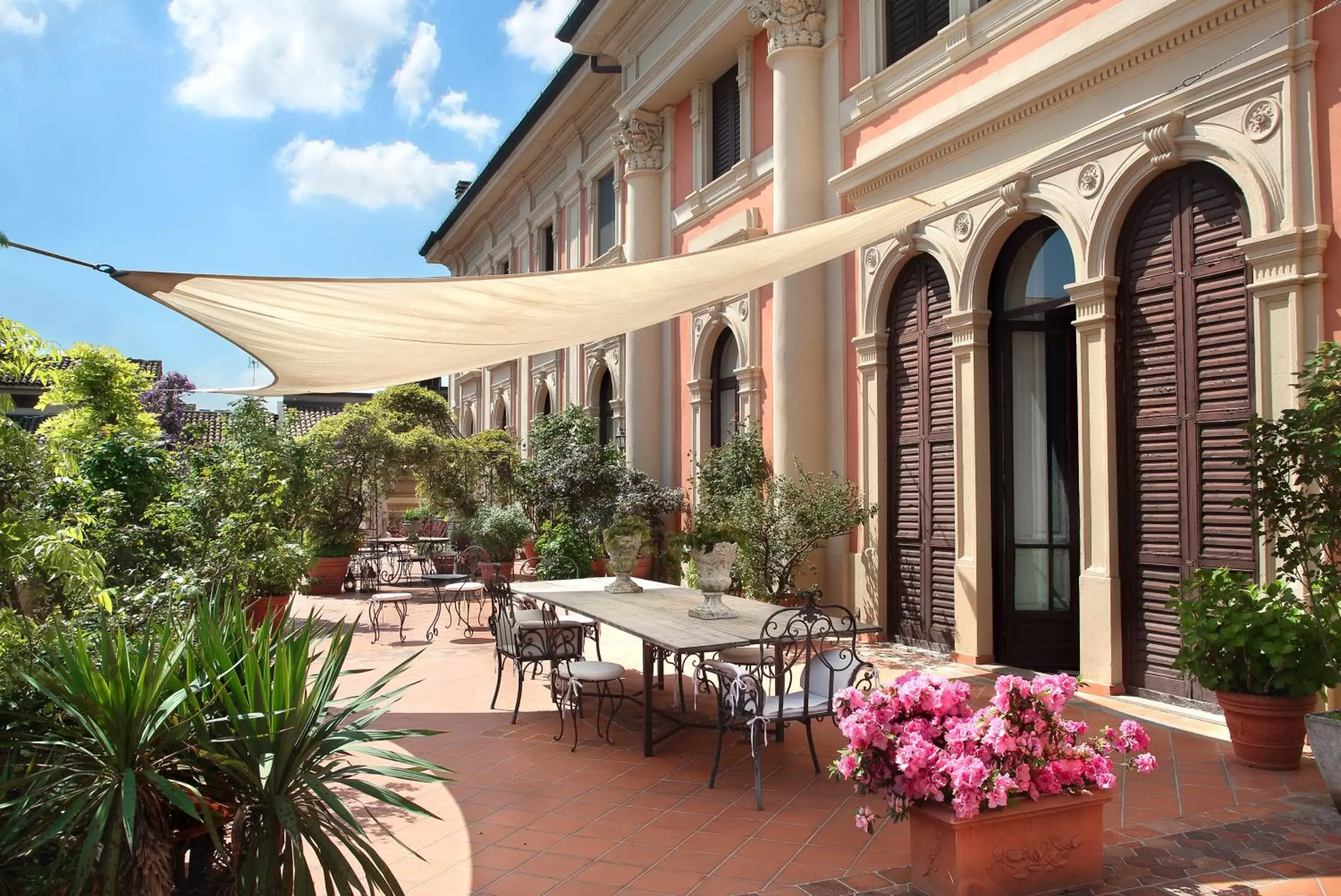 Balcony/Terrace, Restaurant/Places to Eat in Arnaboldi Palace