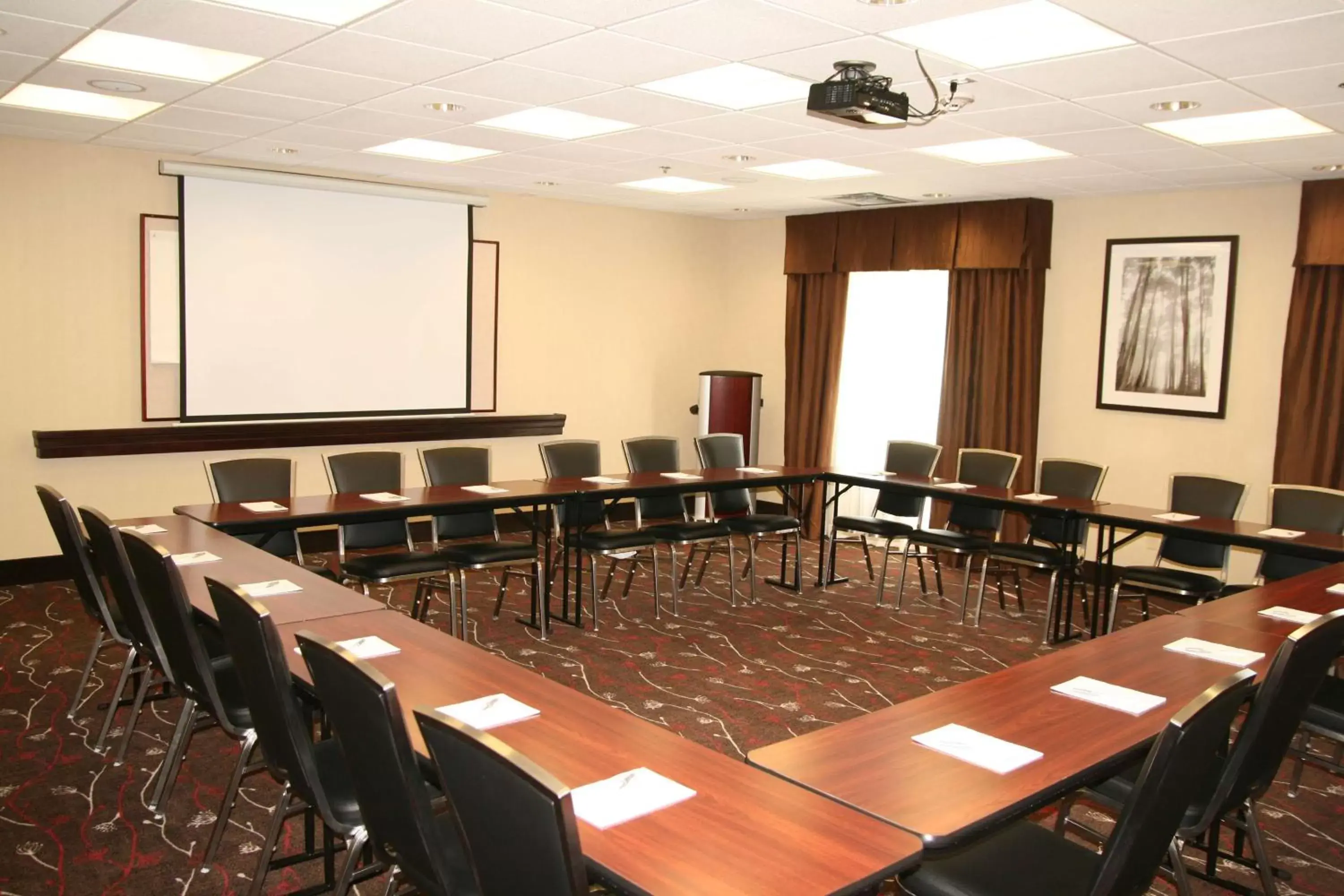 Meeting/conference room in Hampton Inn & Suites Millington