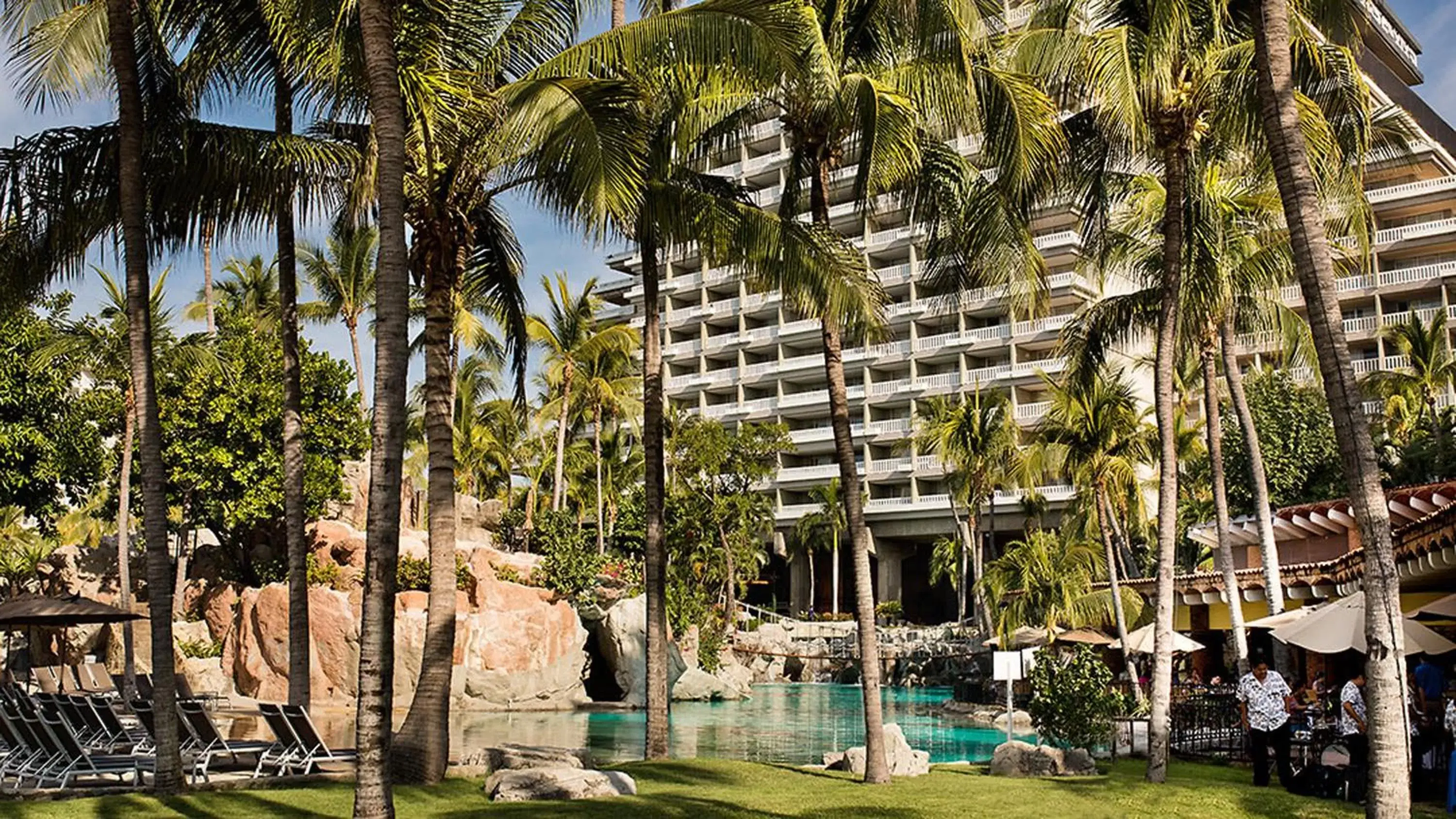 Property building, Swimming Pool in Princess Mundo Imperial Riviera Diamante Acapulco