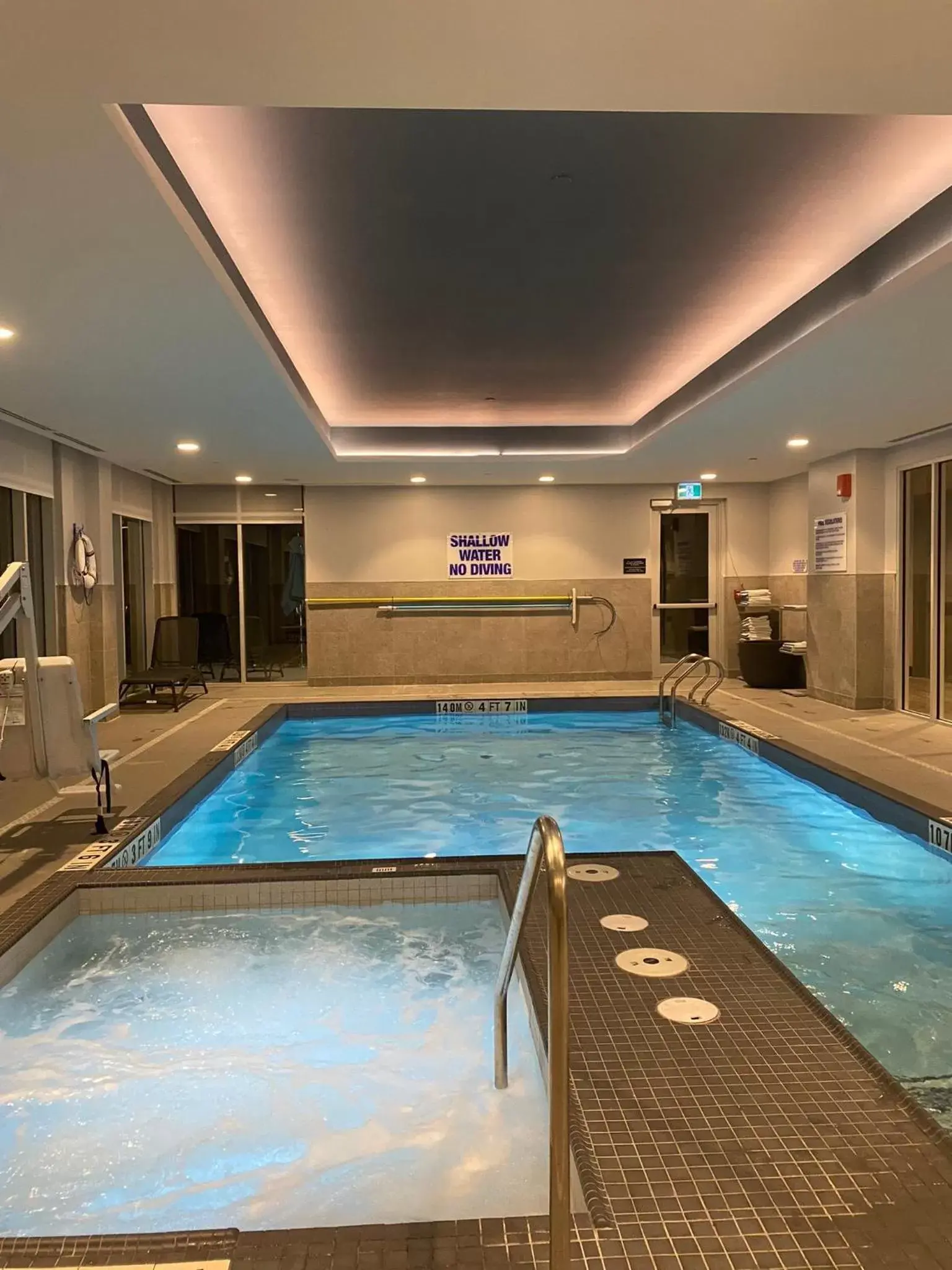 Hot Tub, Swimming Pool in Hampton Inn By Hilton Kingston