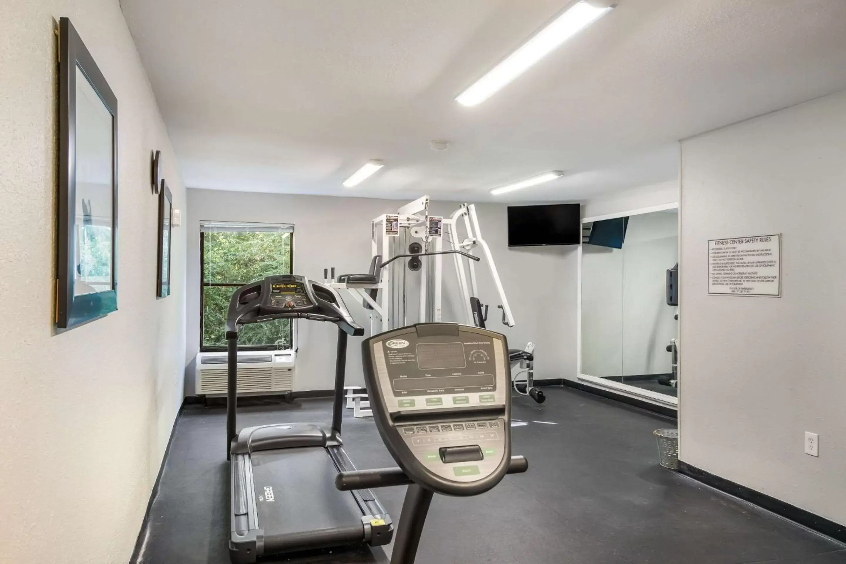 Fitness centre/facilities, Fitness Center/Facilities in Quality Inn near MCAS Cherry Point