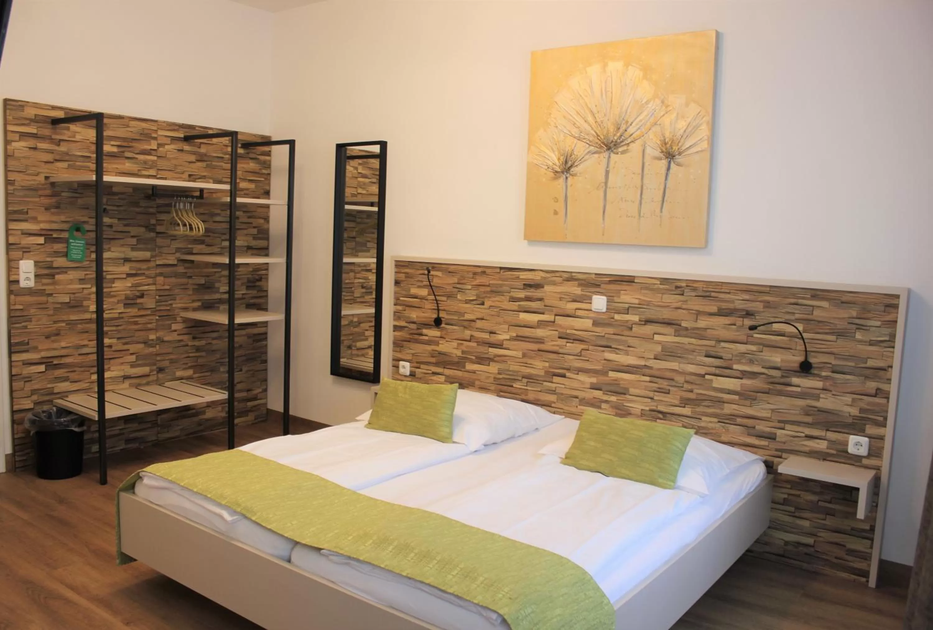 Photo of the whole room, Bed in Am Blumenhaus