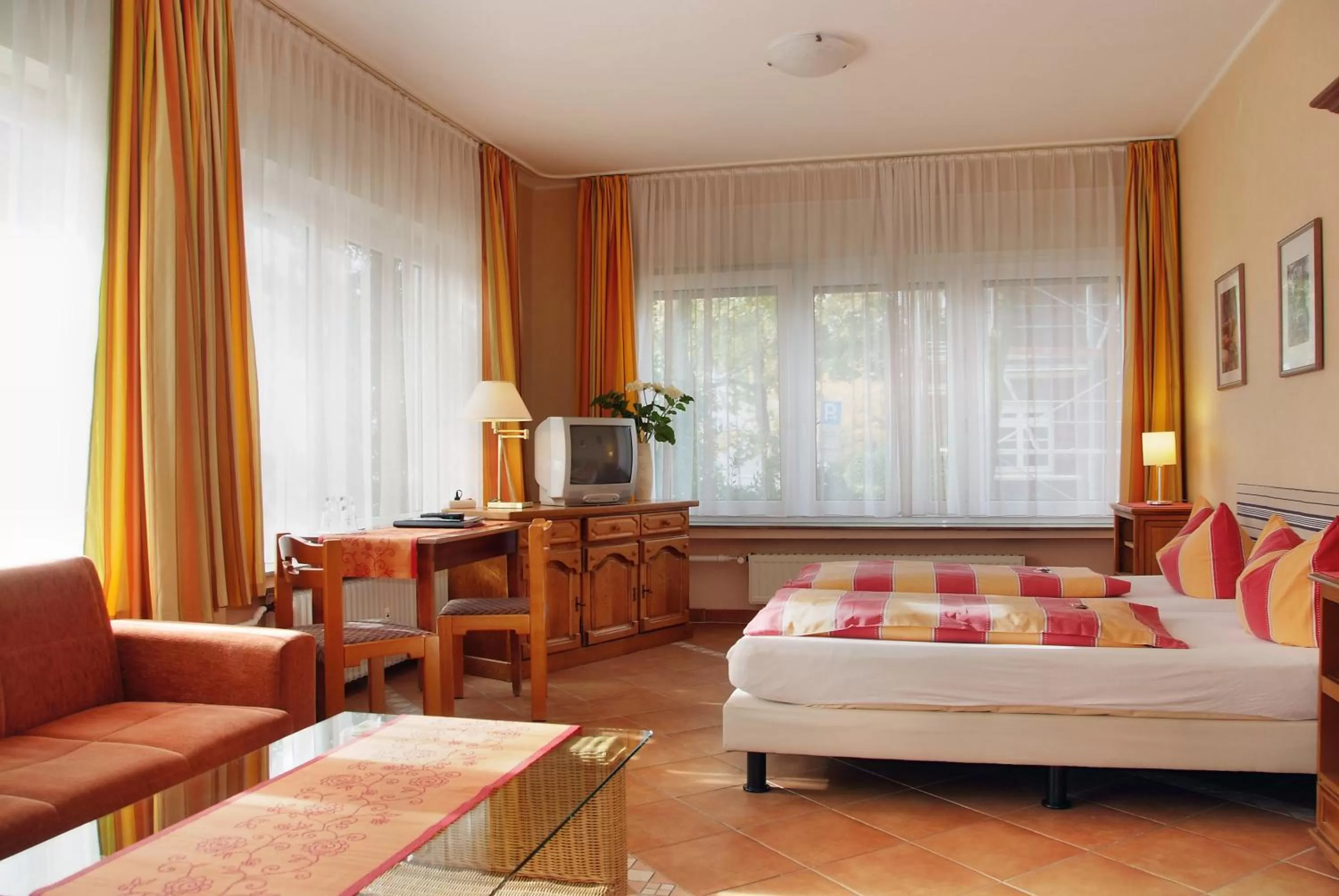 Photo of the whole room, Bed in Hotel Monopol