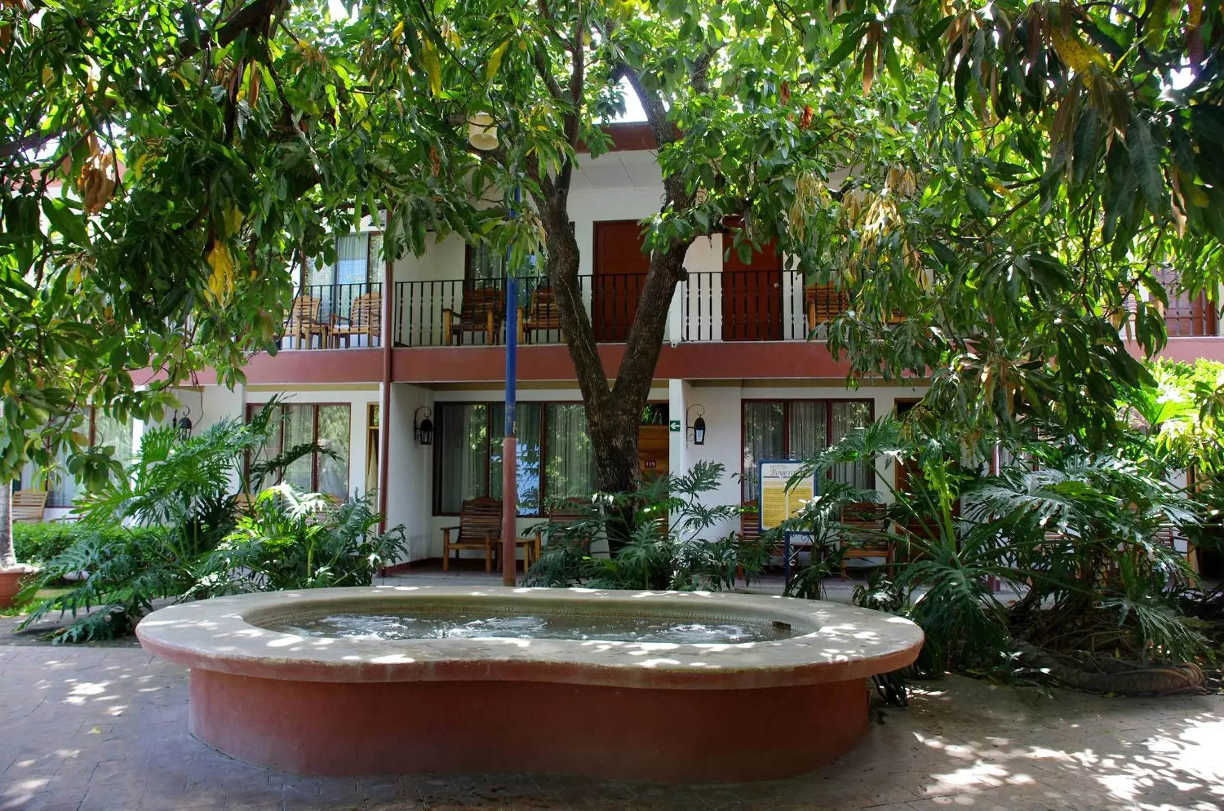 Swimming pool, Property Building in Hotel Boyeros