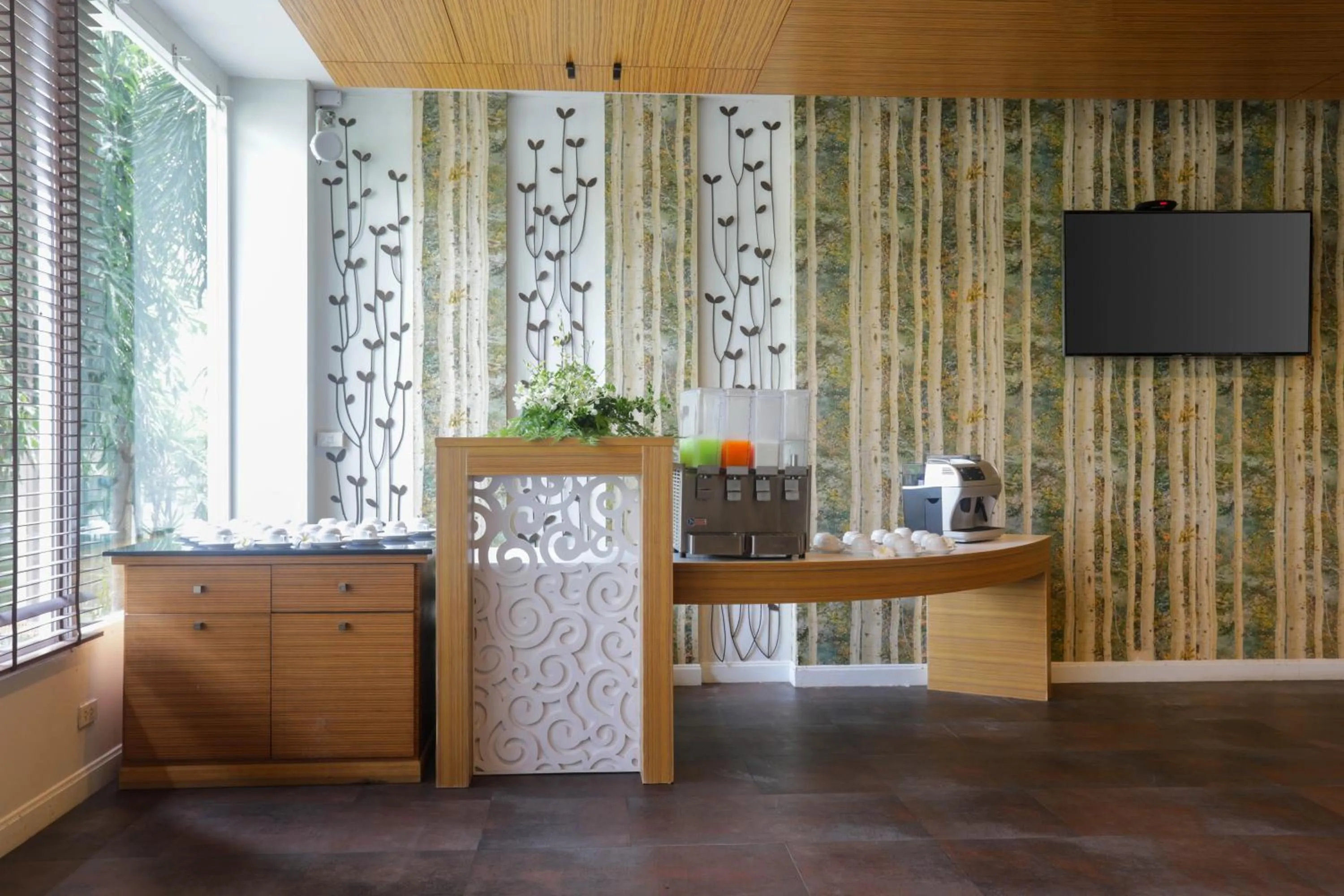 Restaurant/places to eat in A2 Pool Resort - SHA Plus