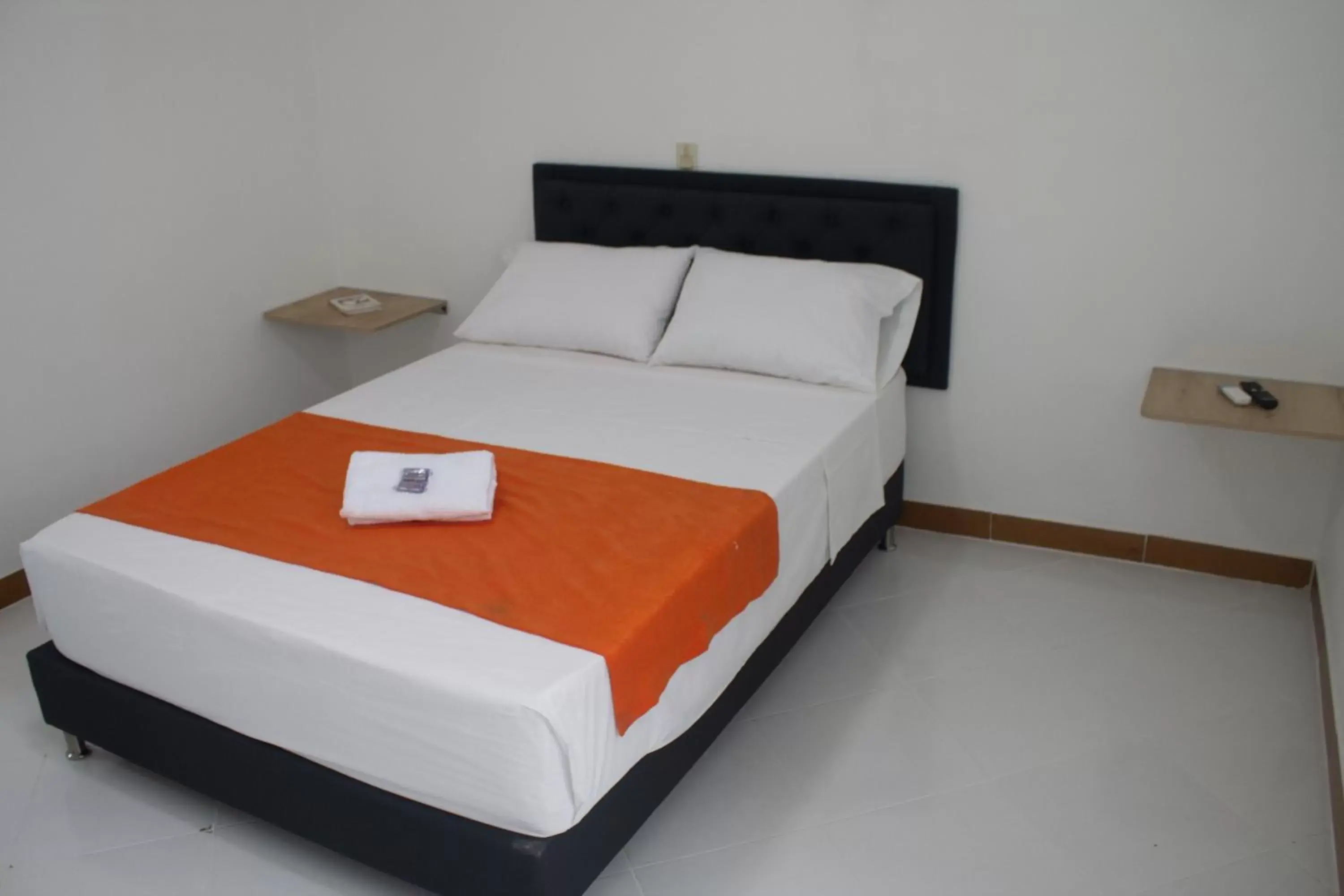 Double Room in Hotel Picasso 70 Double Room in Hotel Picasso 70