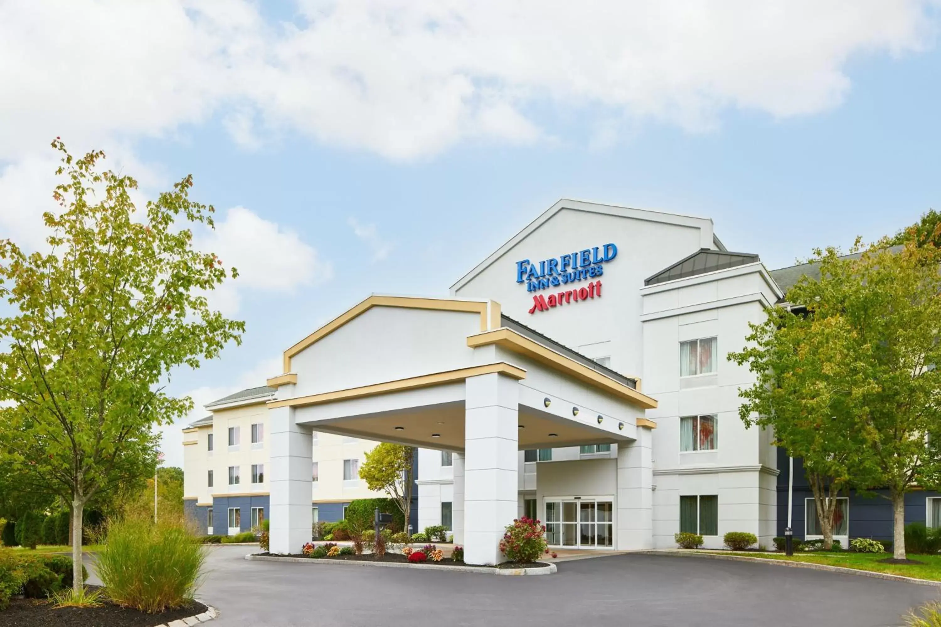 Property Building in Fairfield Inn & Suites Worcester Auburn