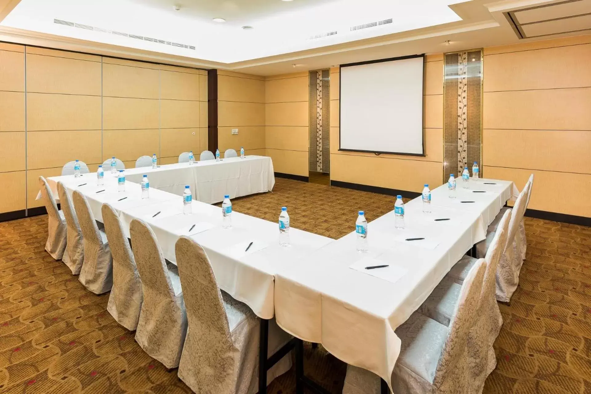 Business facilities in Hotel Tainan