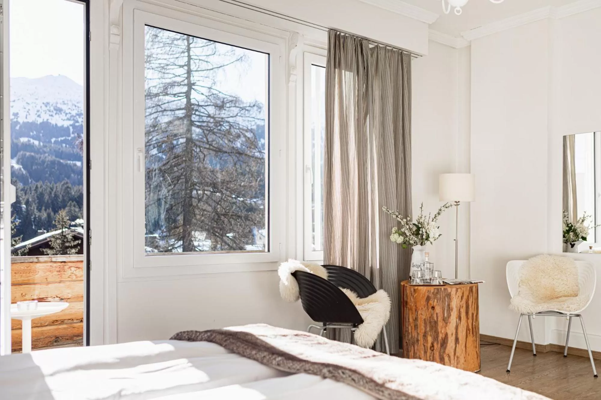 Photo of the whole room, Bed in Kurhaus Lenzerheide