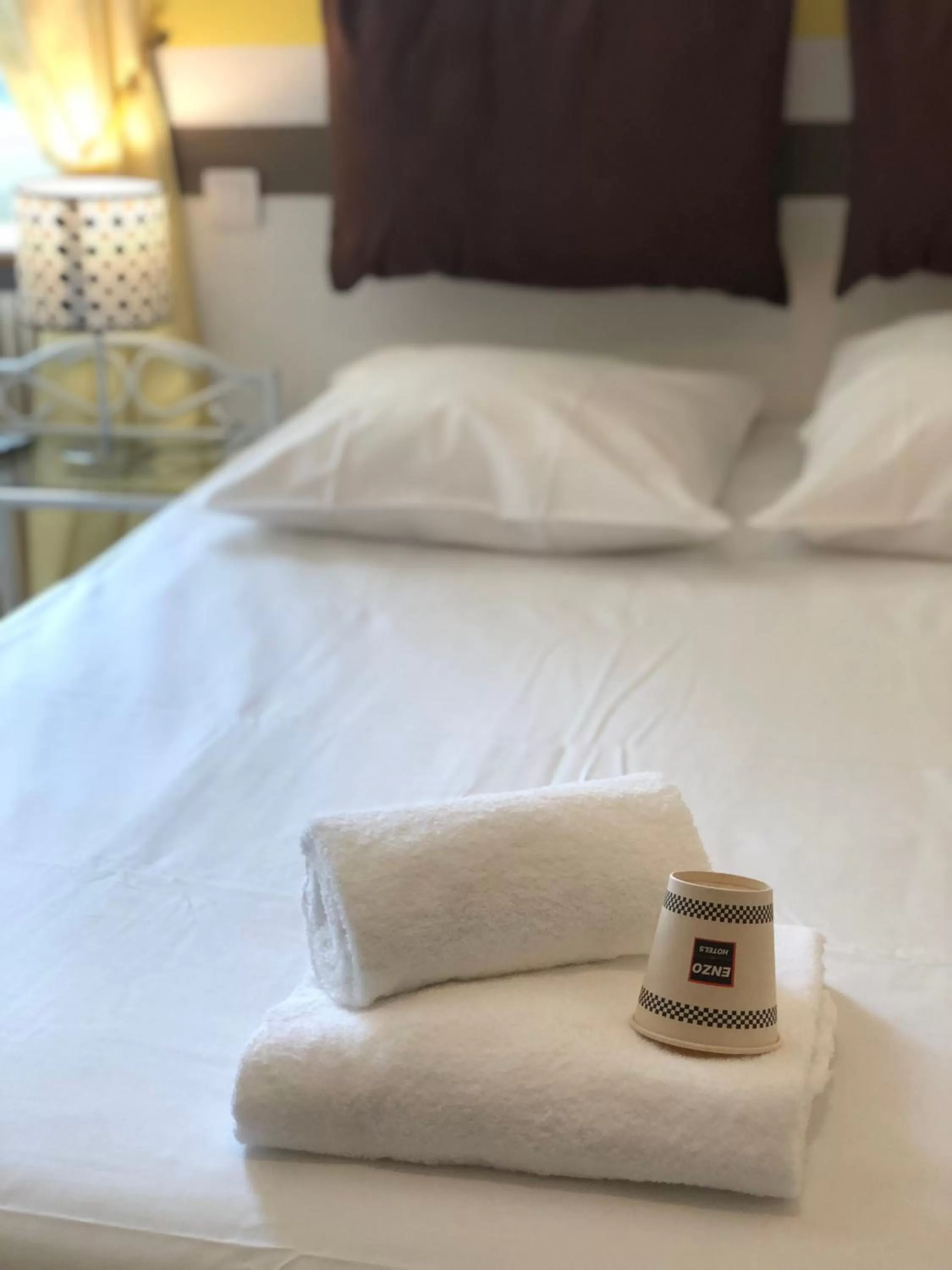 Bed in Enzo Hotels Neufchâteau by Kyriad Direct