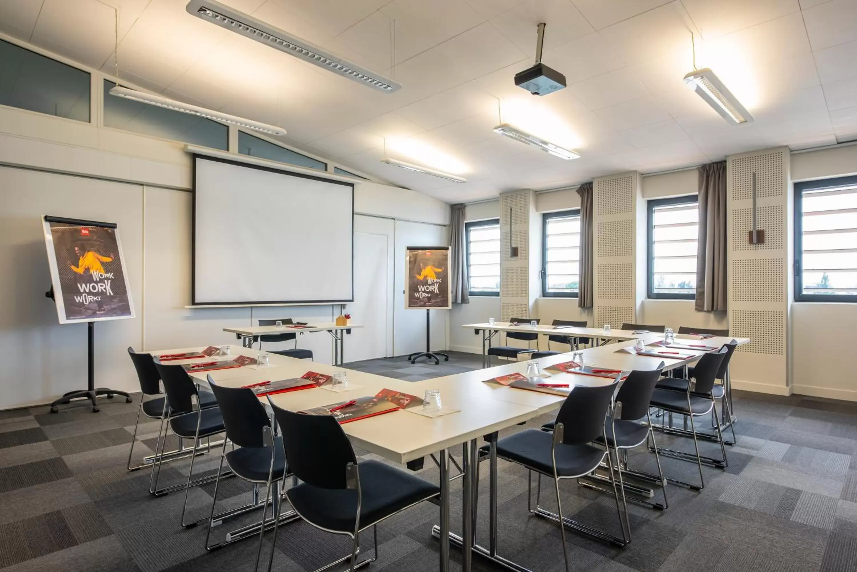 Meeting/conference room in ibis Lyon Sud Oullins