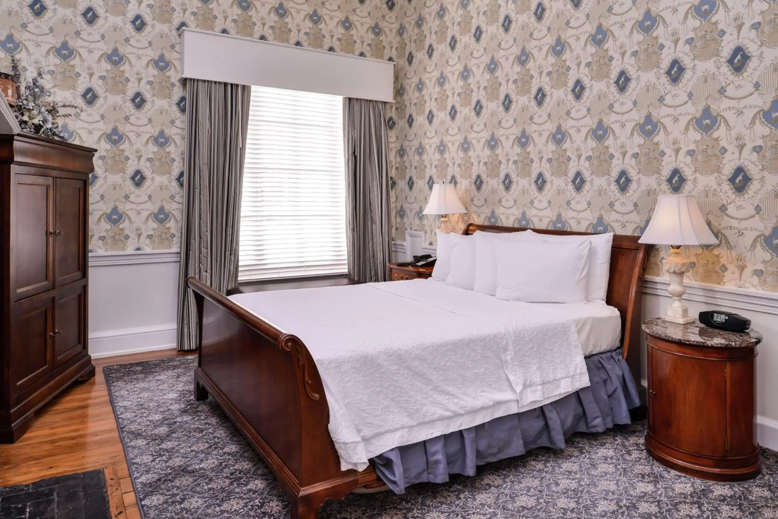 Bed in Hampton Inn Lexington Historic Area