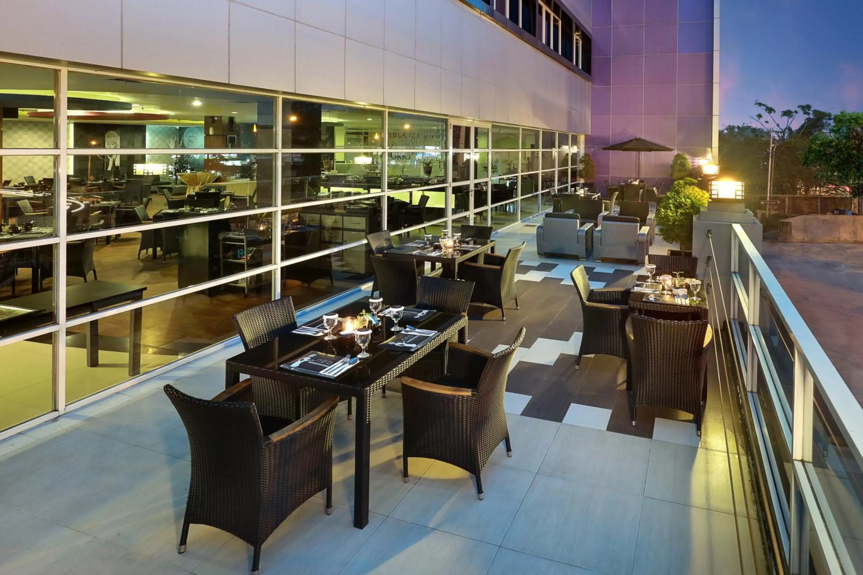 Restaurant/places to eat in Hotel Neo Palma Palangkaraya by ASTON