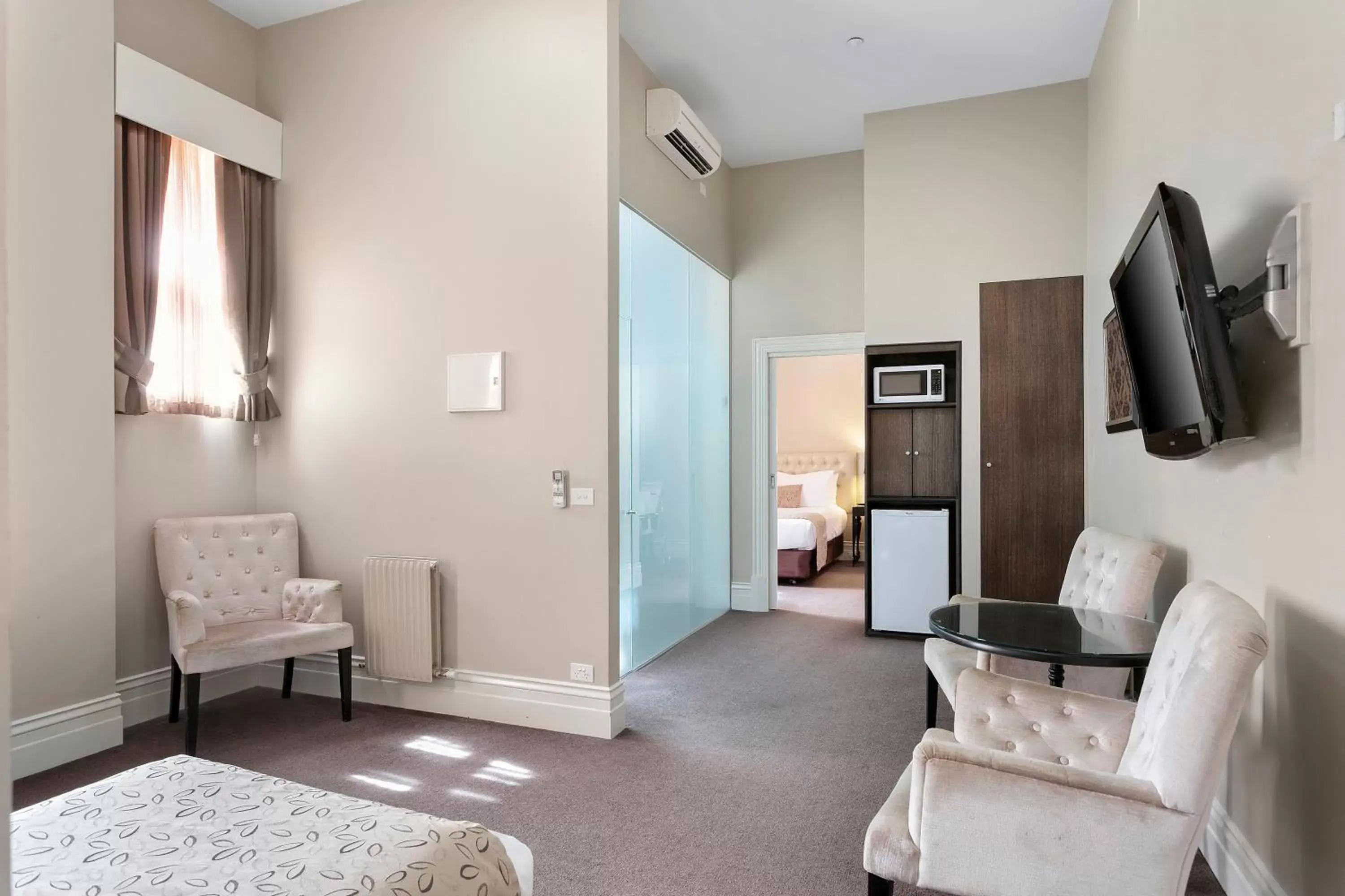 Living room, Seating Area in Quality Inn The George Hotel Ballarat