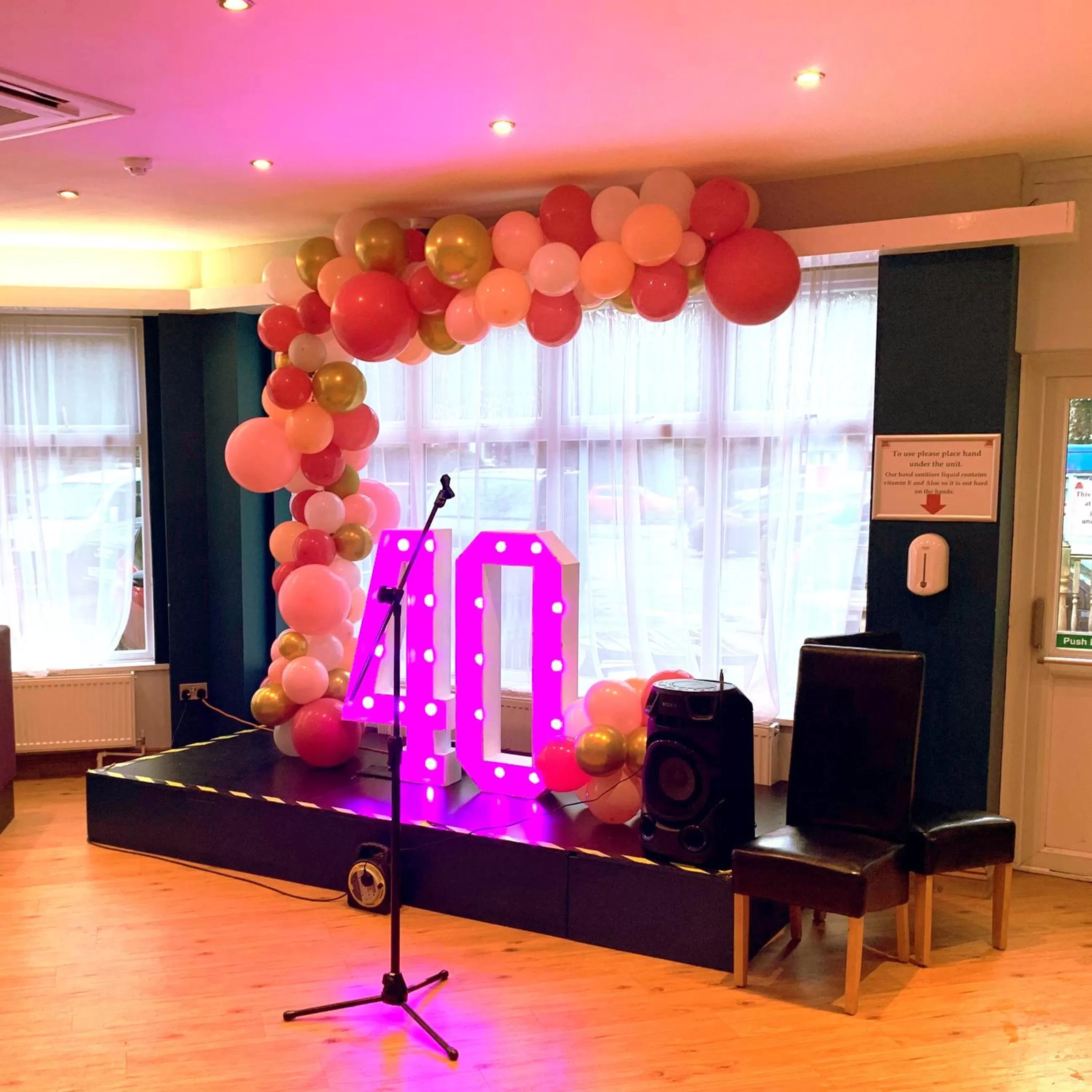 Evening entertainment in Hotel Celebrity Bournemouth East Cliff by Villare hotels