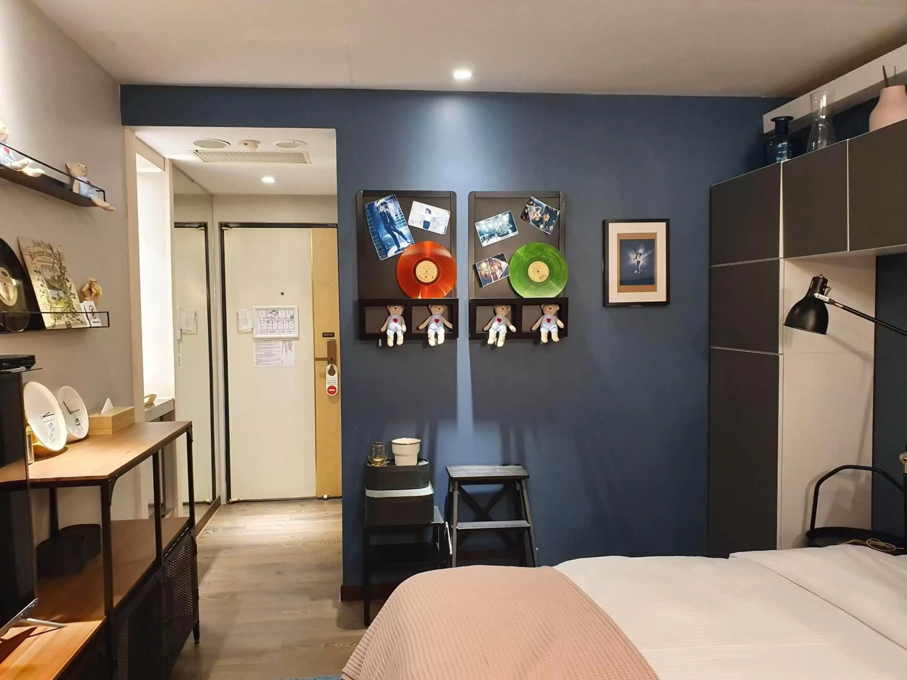 room service in Yomi Hotel - ShuangLian MRT