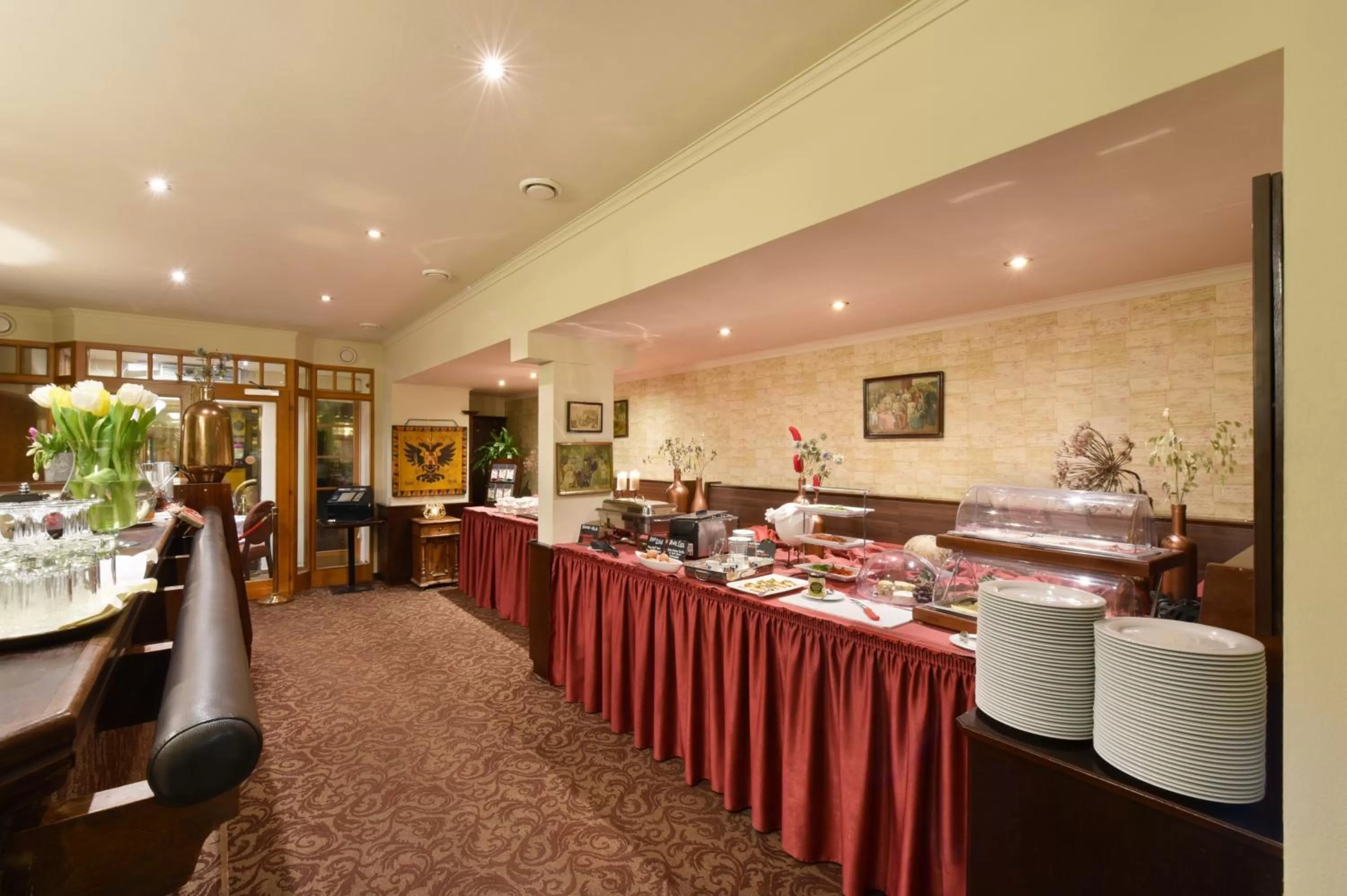 Restaurant/places to eat in Cella Central Historic Boutique Hotel