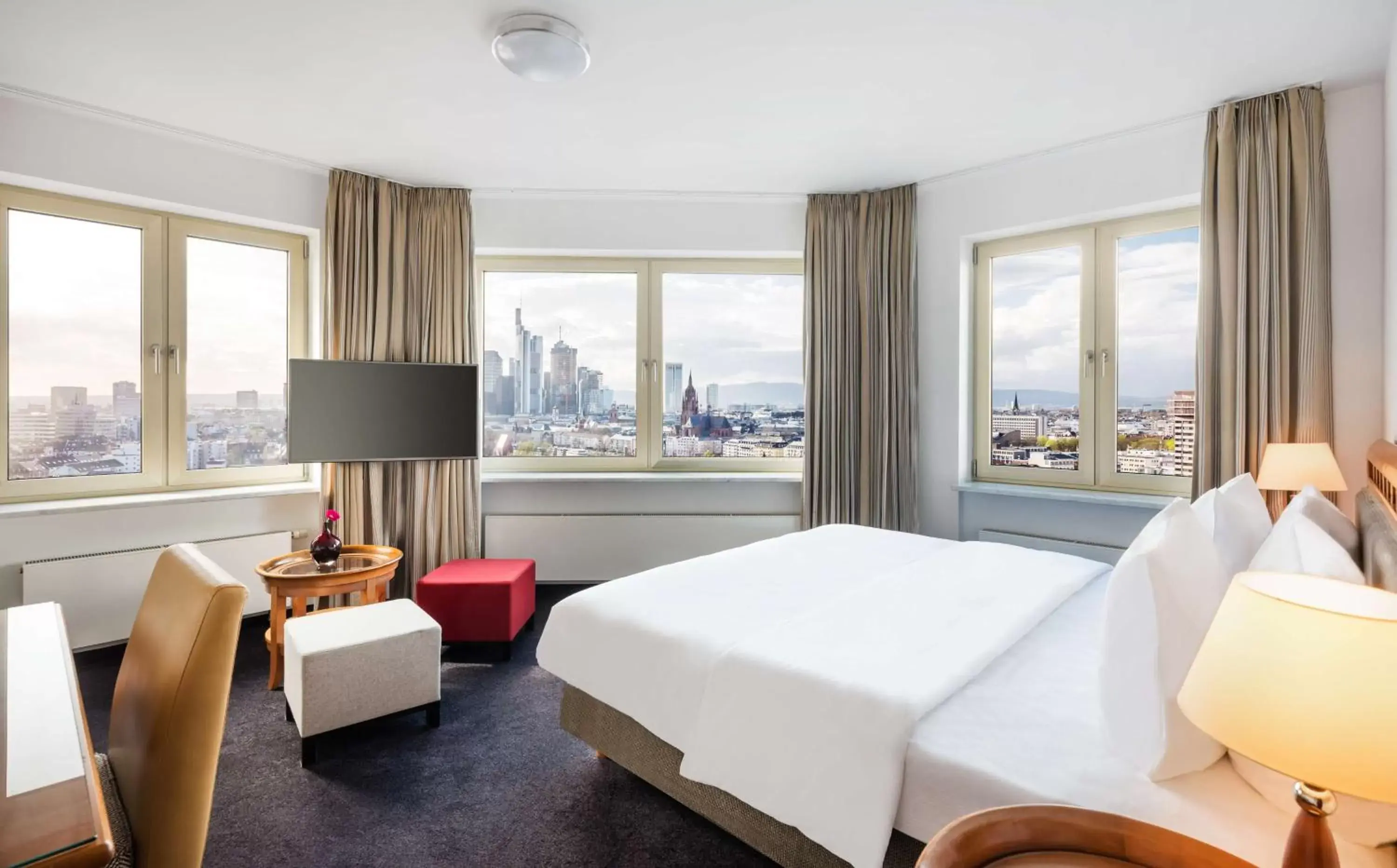 Bedroom, View in Lindner Hotel Frankfurt Main Plaza, part of JdV by Hyatt