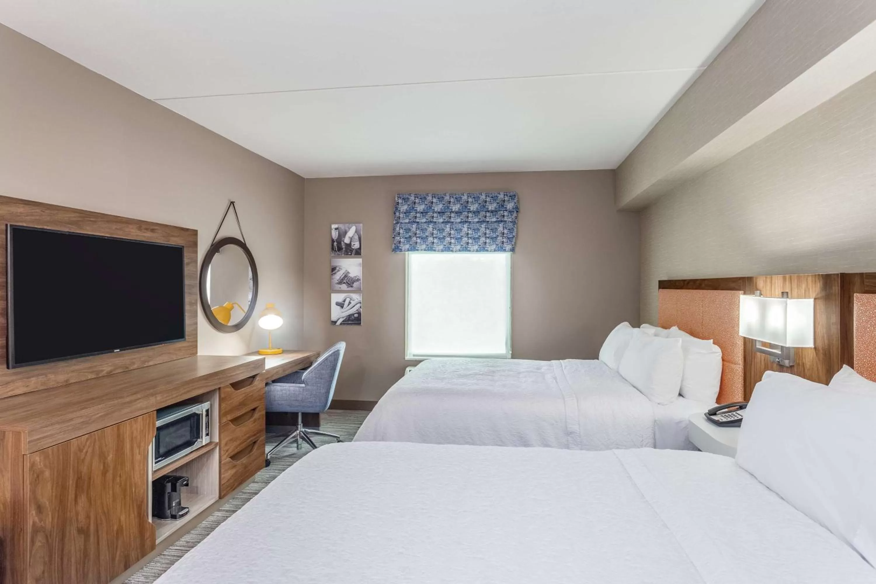 Bedroom, Bed in Hampton Inn & Suites Kittery-Portsmouth