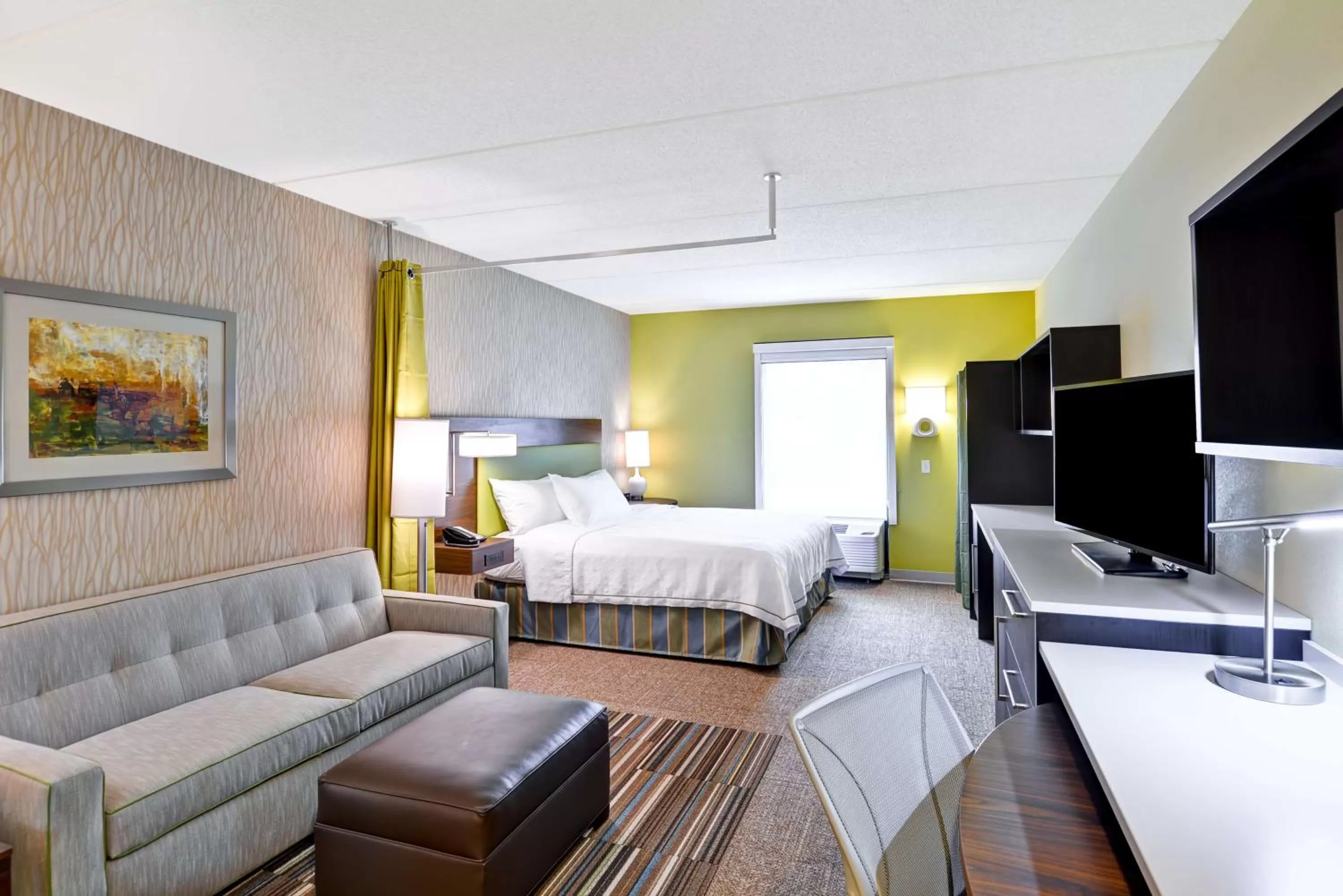 Bedroom, Bed in Home2 Suites By Hilton Dickson City Scranton