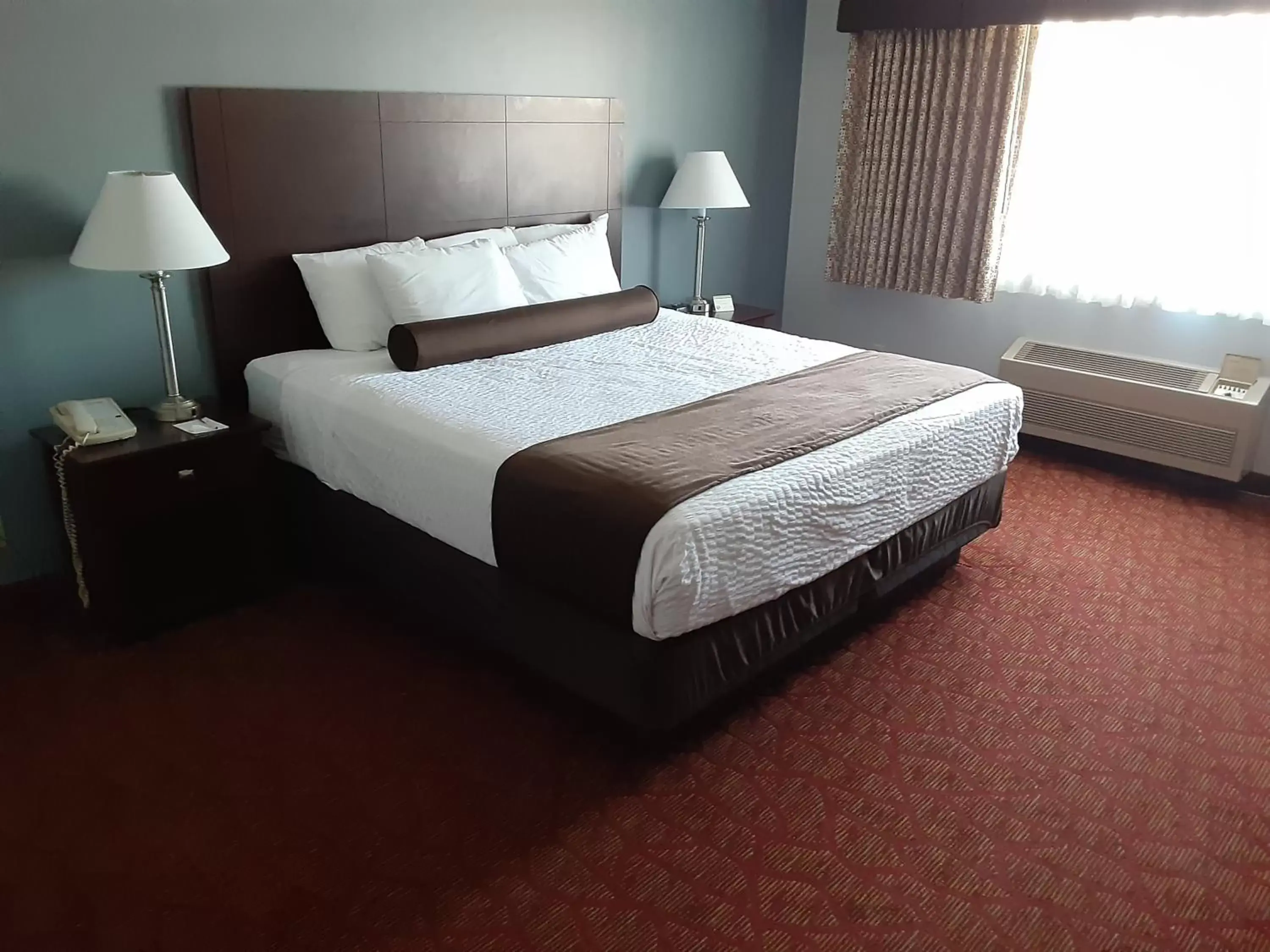 Bed in Boarders Inn & Suites by Cobblestone Hotels - Superior/Duluth