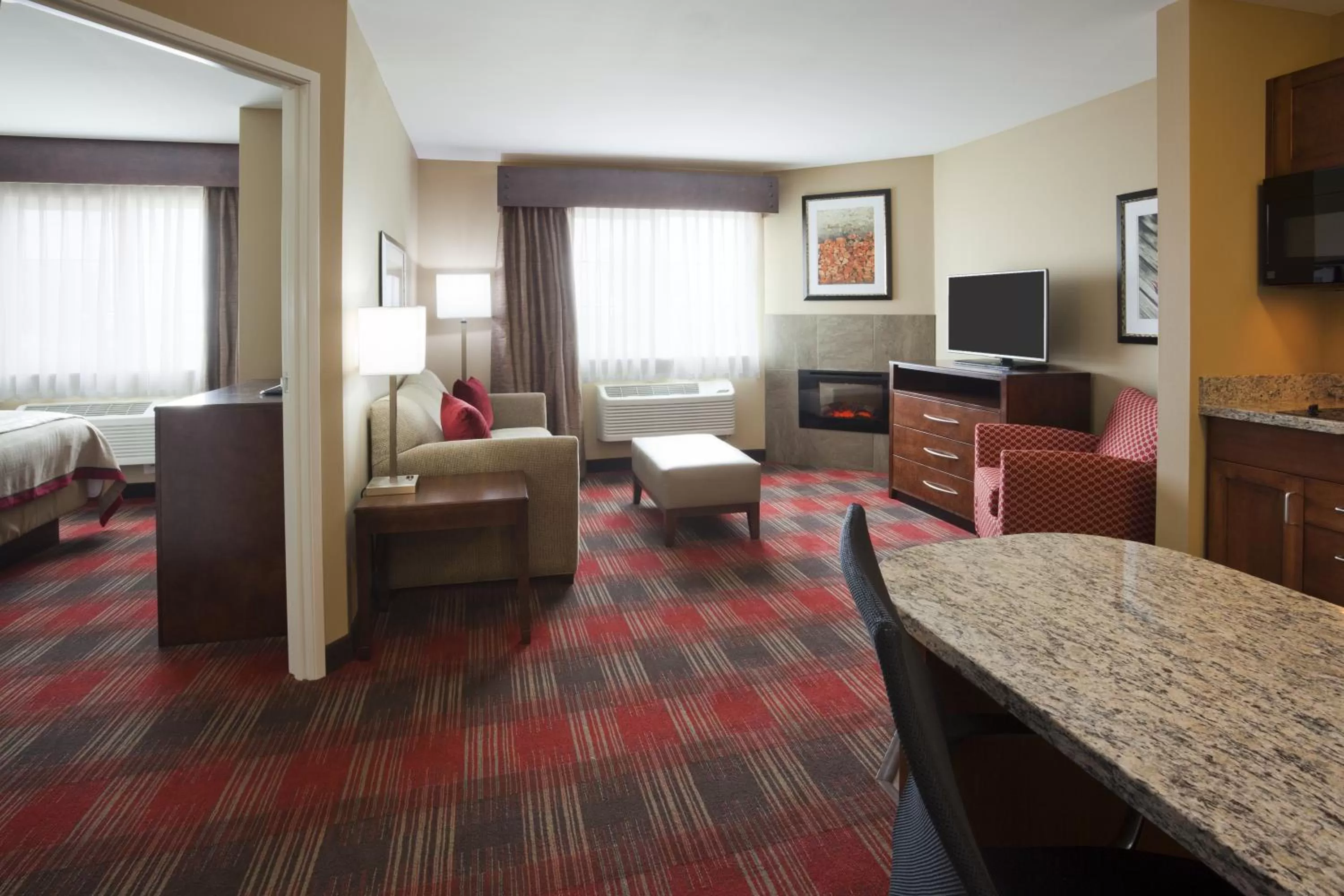 Bed in Gateway Park Hotel and Suites - Sioux Falls -Tea