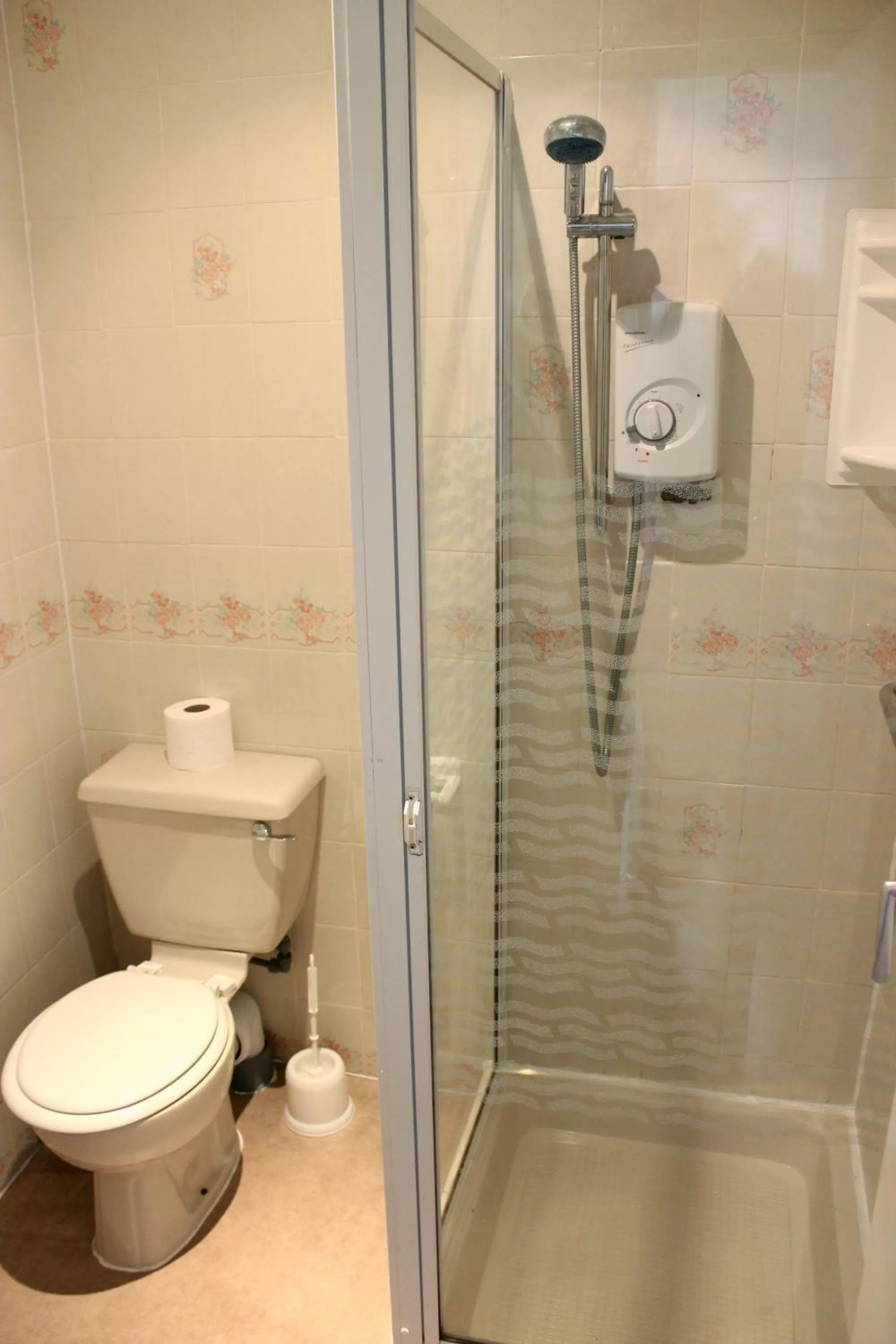 Bathroom in The Colwyn Hotel - near Pleasure Beach