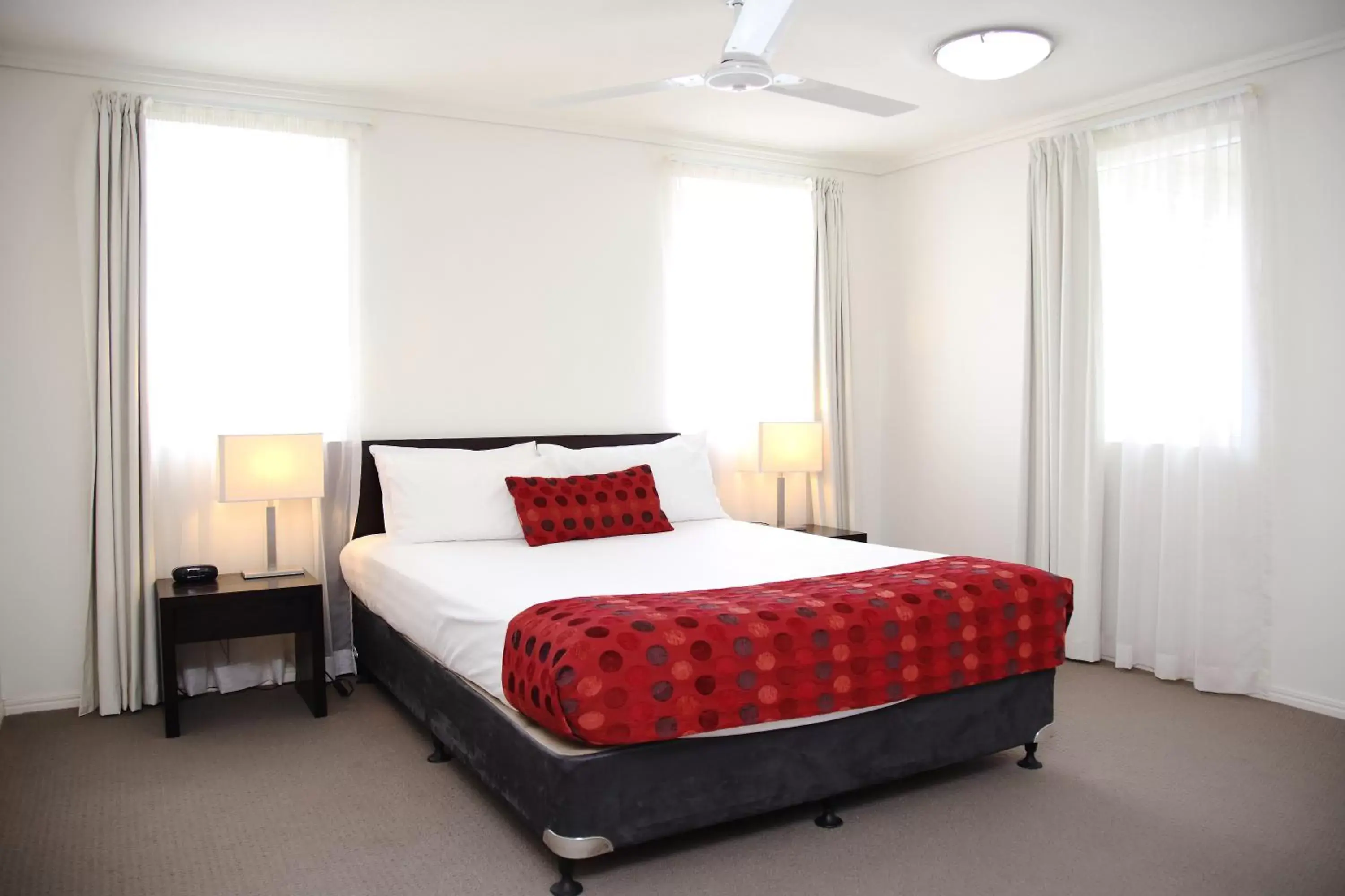 Bed in Cairns Central Plaza Apartment Hotel