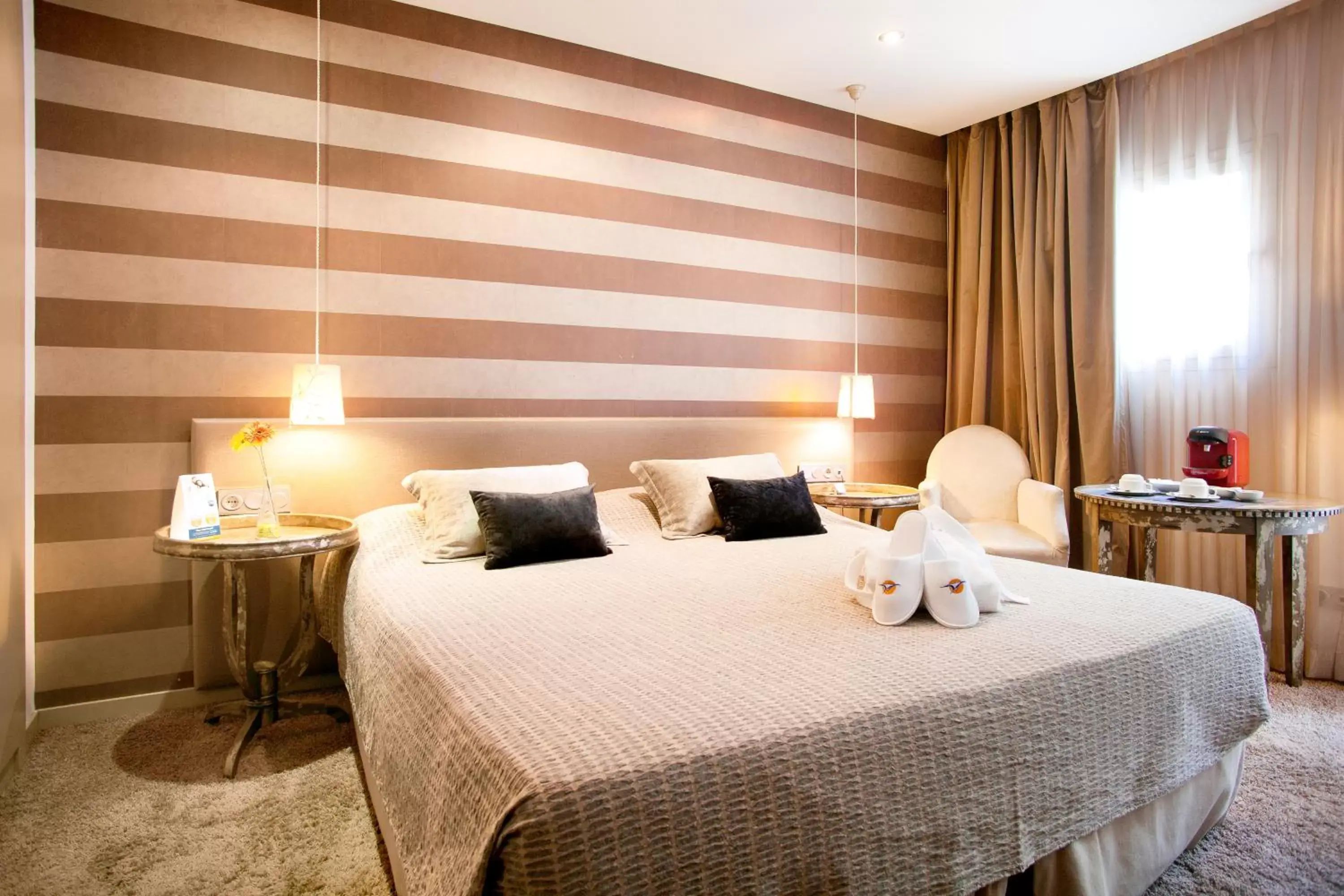 Photo of the whole room, Bed in Globales Acis y Galatea Photo of the whole room, Bed in Globales Acis y Galatea