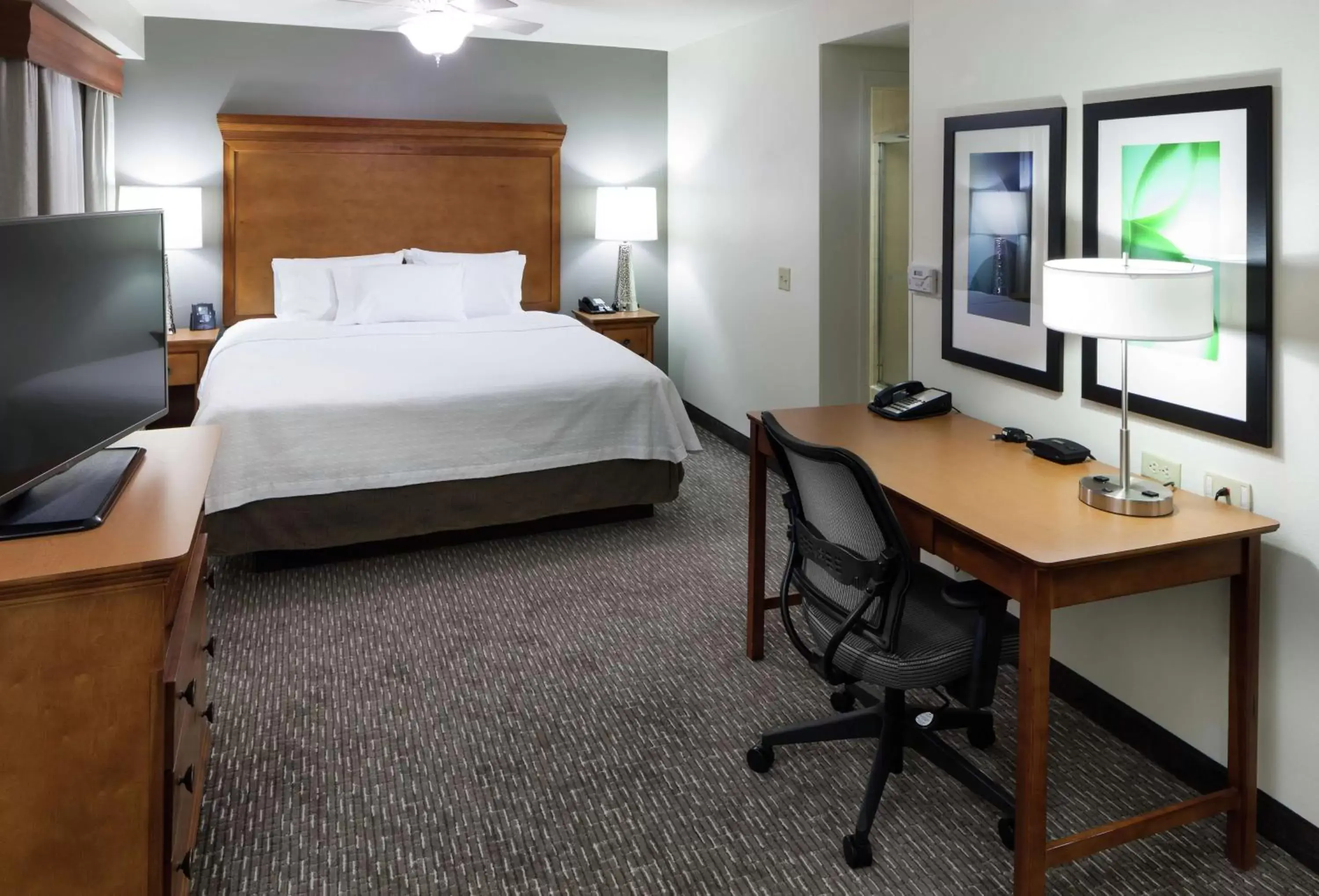 Bedroom, Bed in Homewood Suites by Hilton Omaha - Downtown