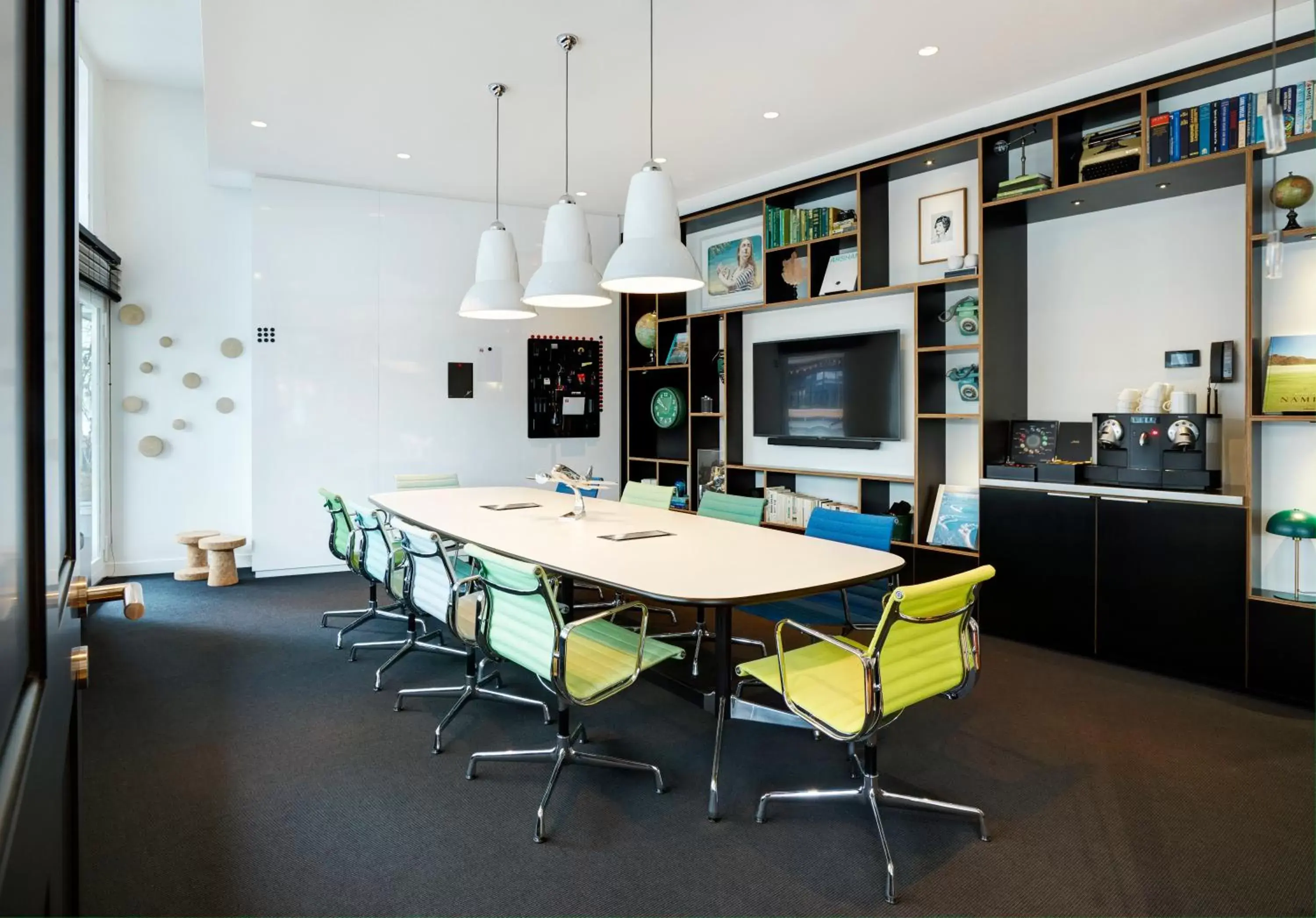 Meeting/conference room in citizenM Zürich