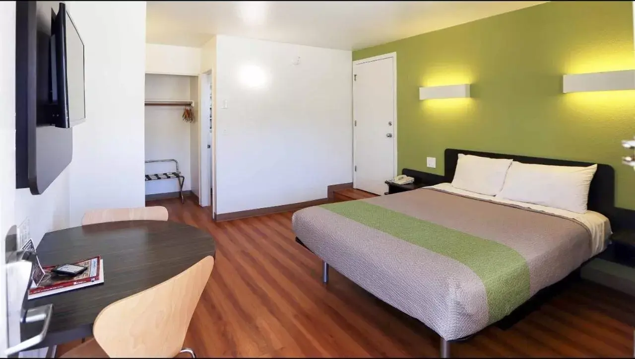 Bedroom in Motel 6-Payson, AZ