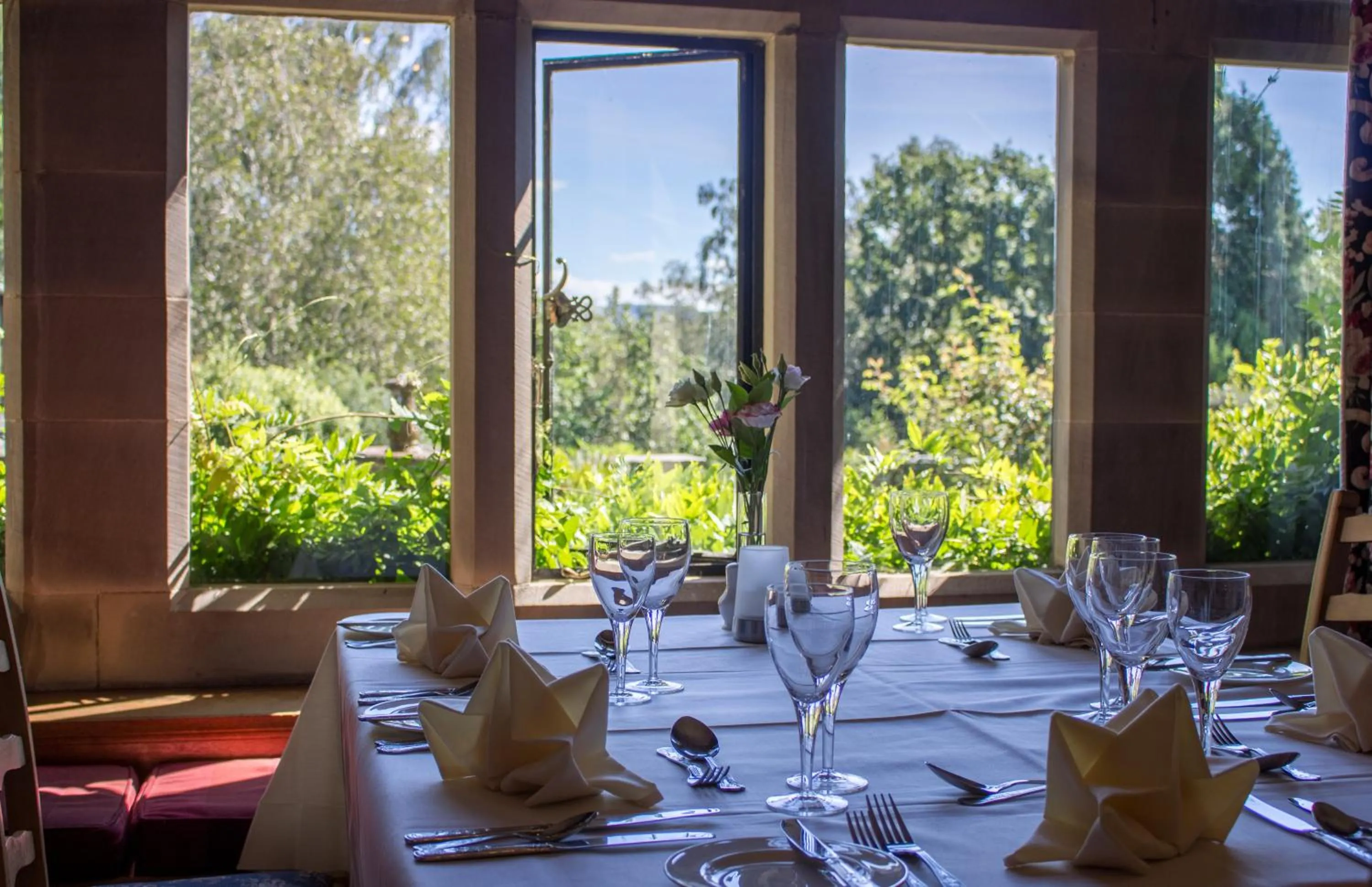 Restaurant/places to eat in Cragwood Country House Hotel