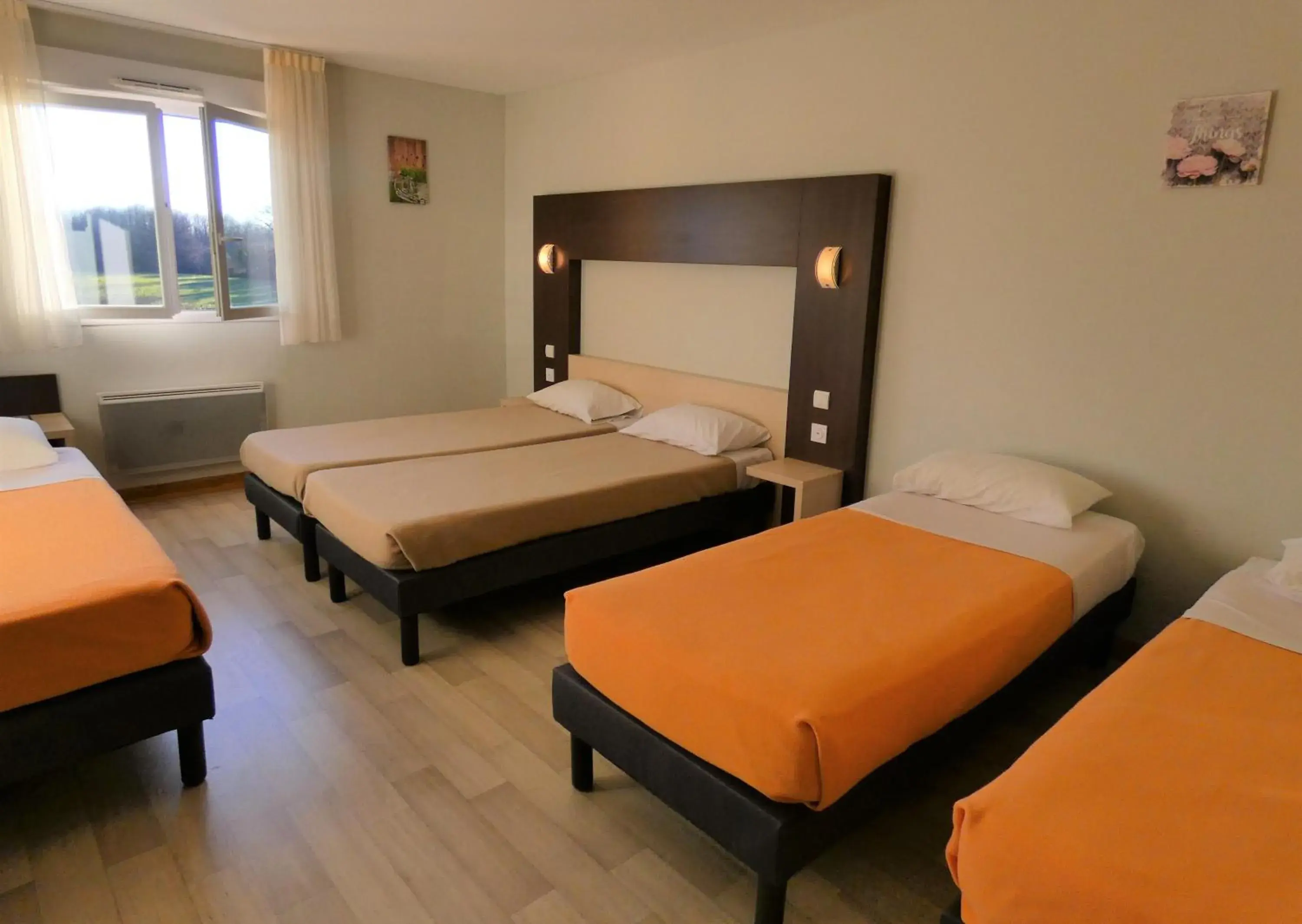 group of guests, Bed in Hôtel Azur Saint Junien Cit'Hotel