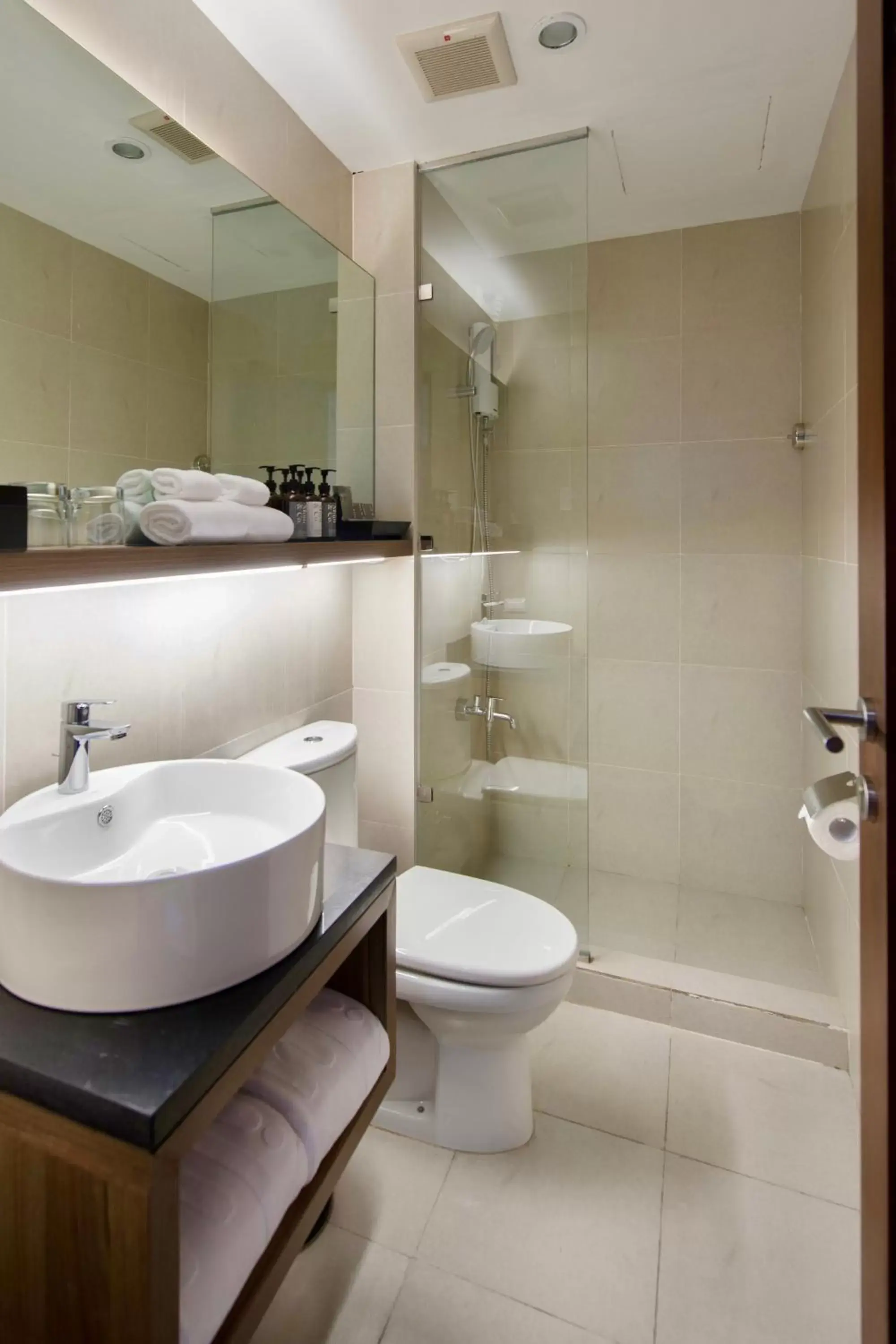 Shower, Bathroom in The Sphere Serviced Residences Managed by HII