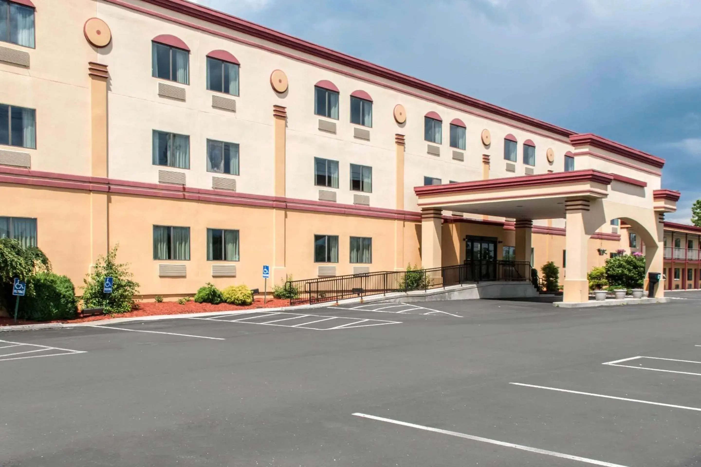 Property Building in Econo Lodge Carlisle