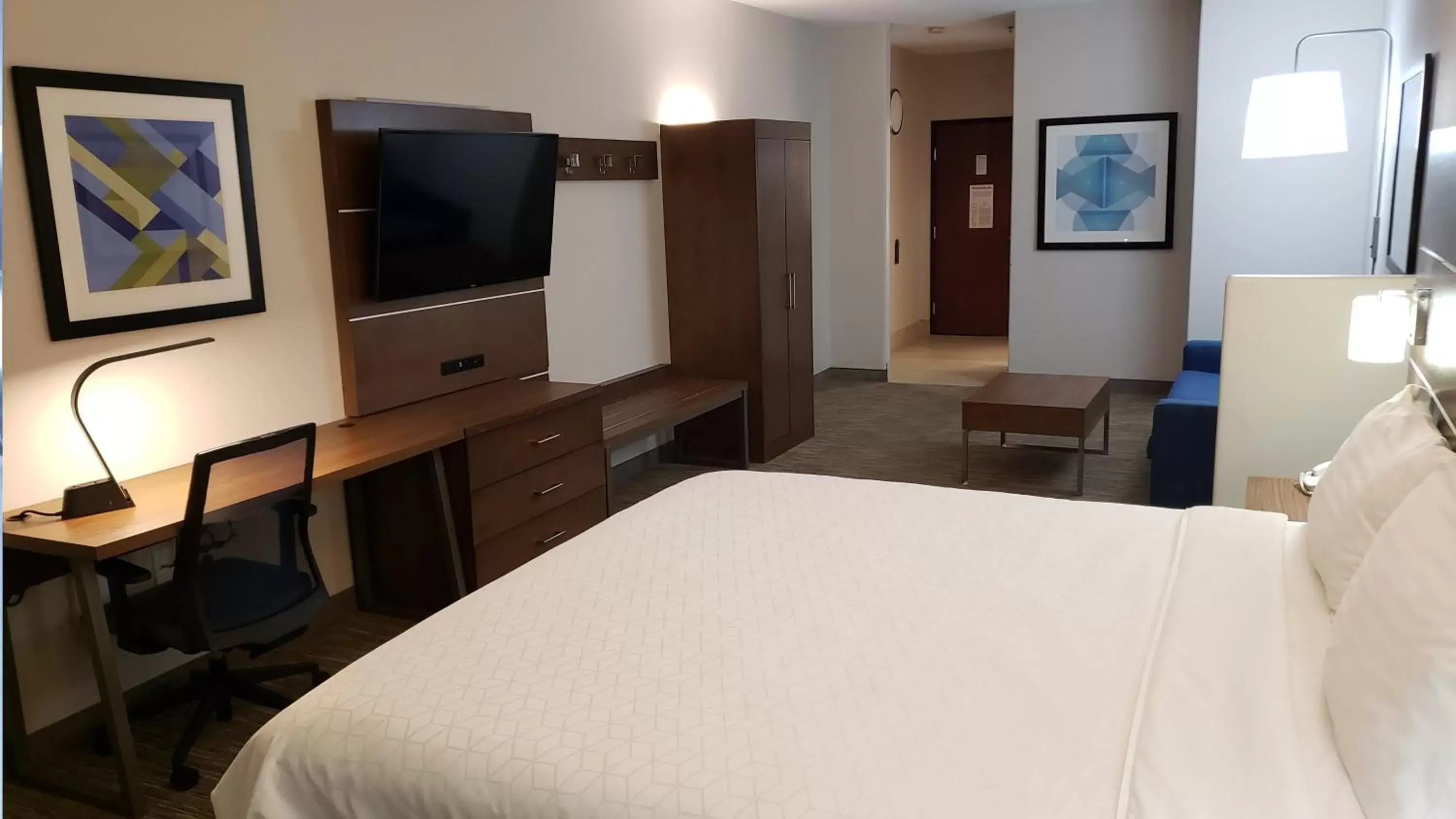 Photo of the whole room, Bed in Holiday Inn Express Hotel and Suites Weslaco, an IHG Hotel