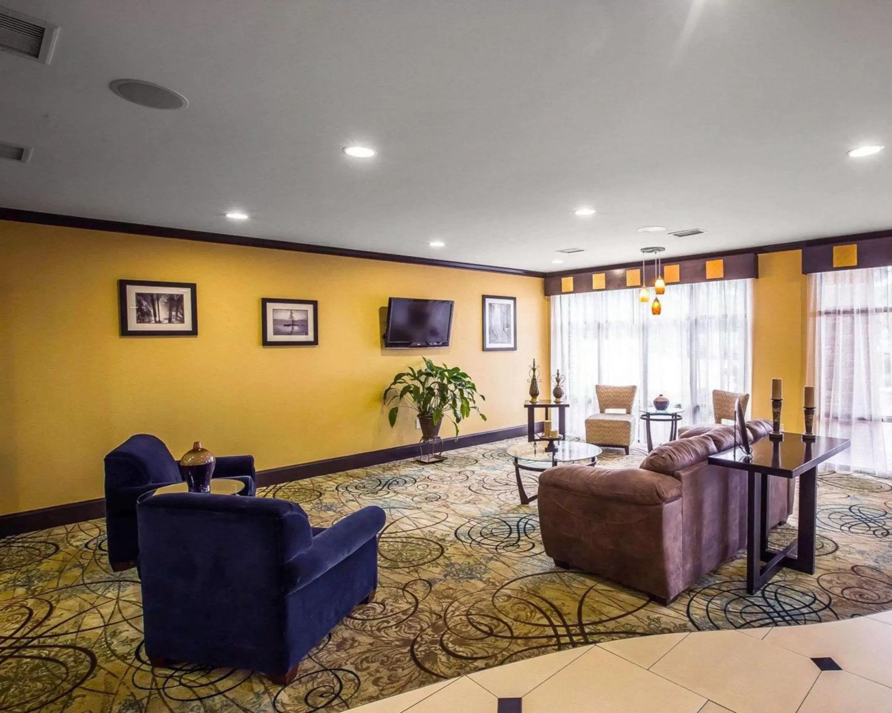 Lobby or reception in Comfort Suites Simpsonville