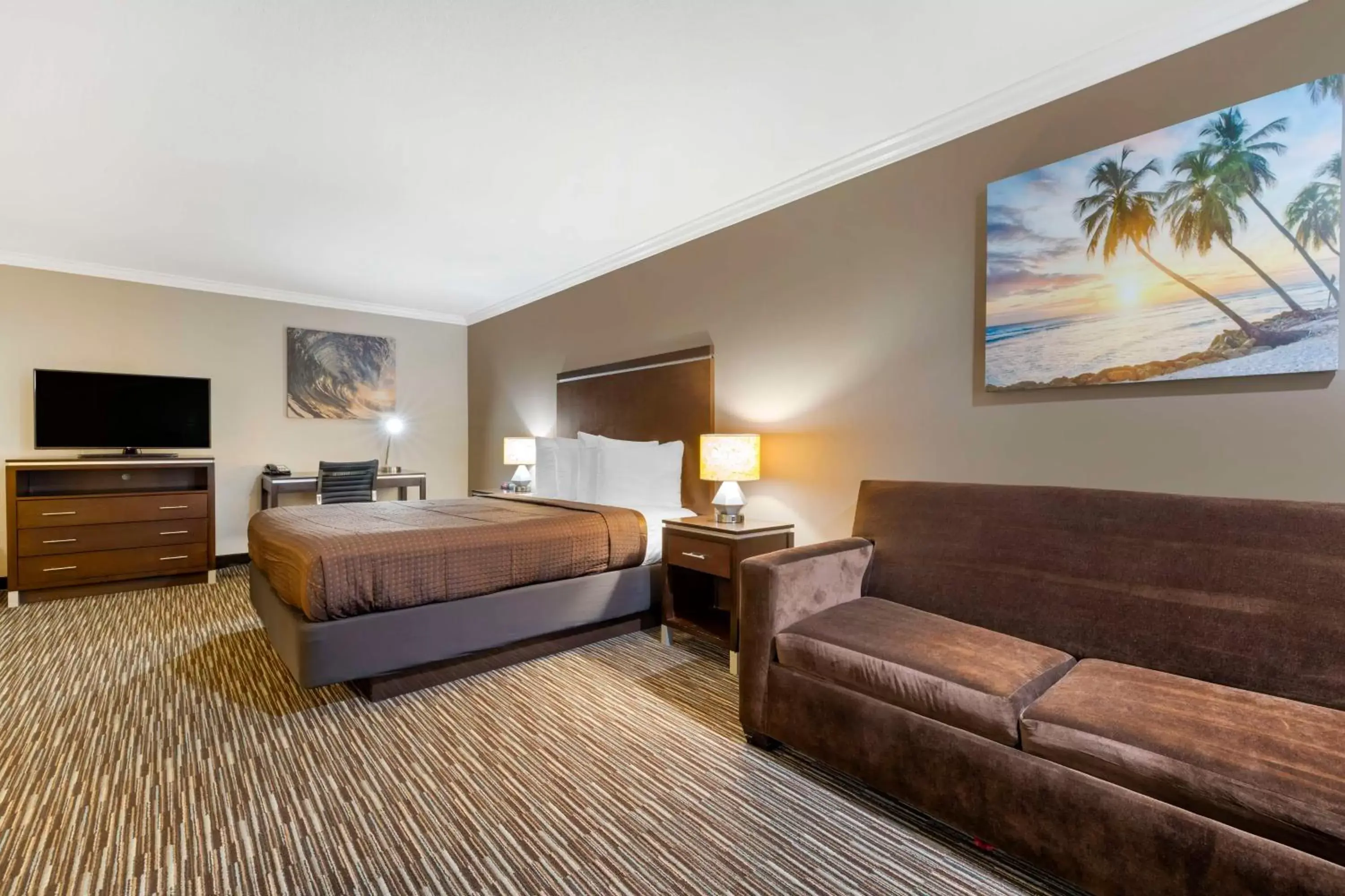 Bedroom in Best Western Redondo Beach Galleria Inn Hotel - Beach City LA