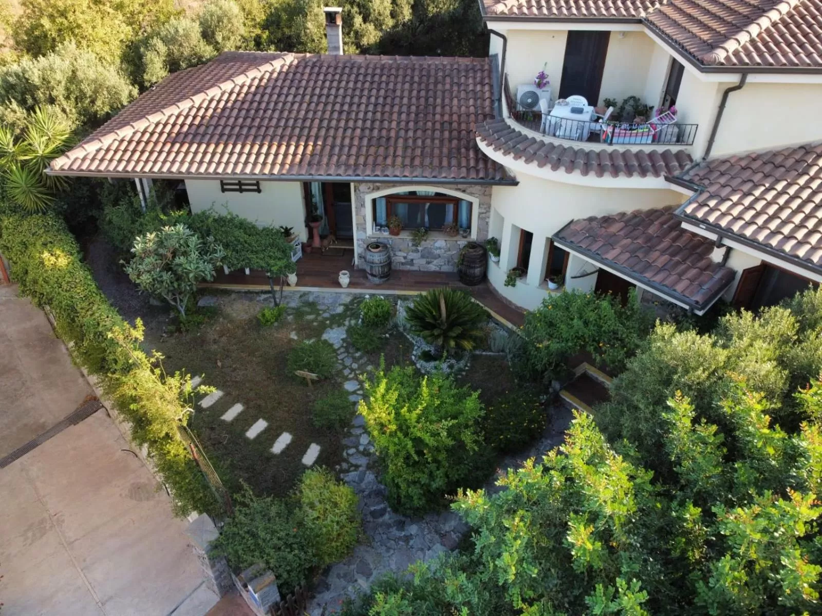 Garden view in B&B Ottoulivi