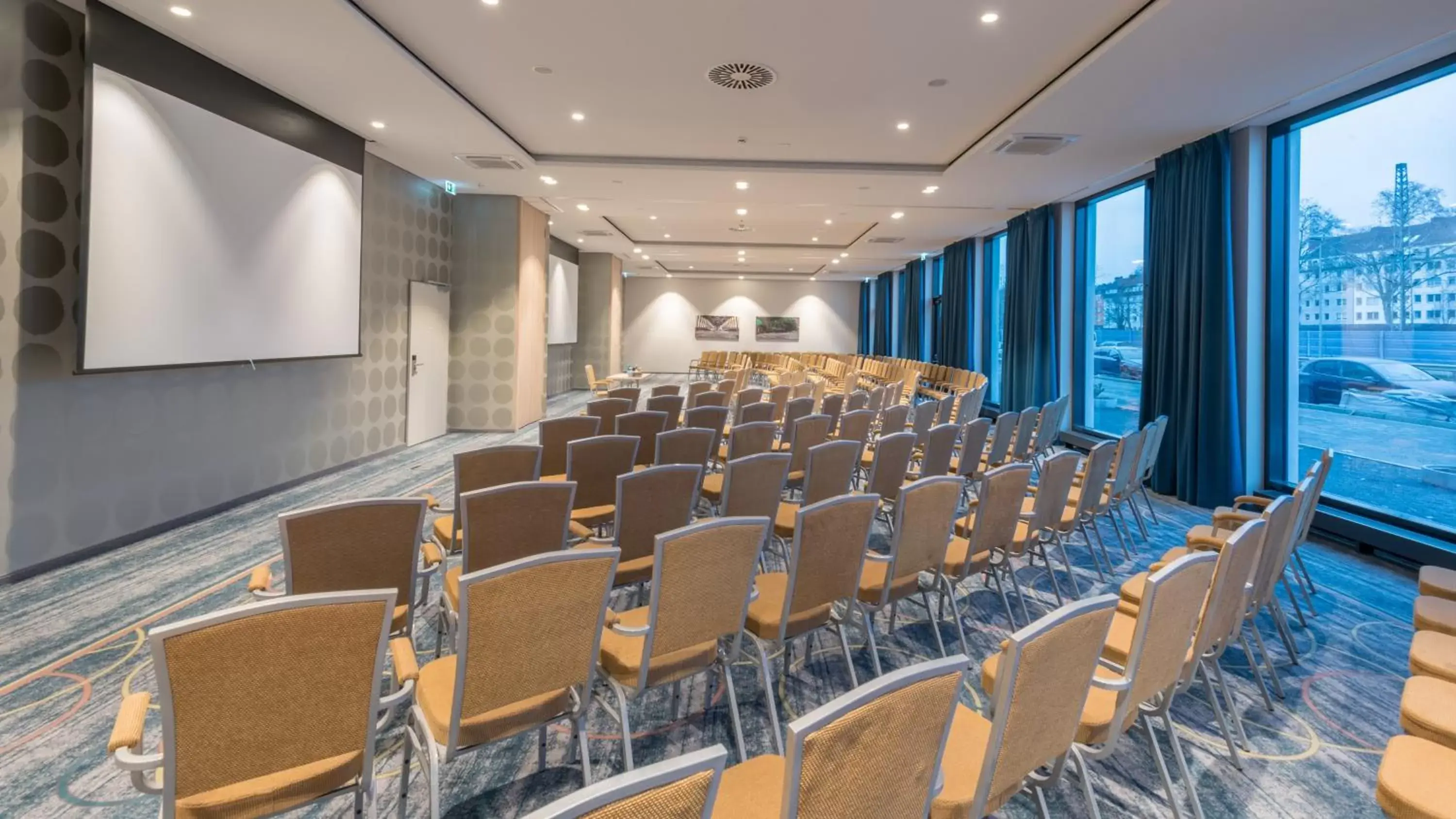 Meeting/conference room in Holiday Inn Düsseldorf City – Toulouser Allee, an IHG Hotel