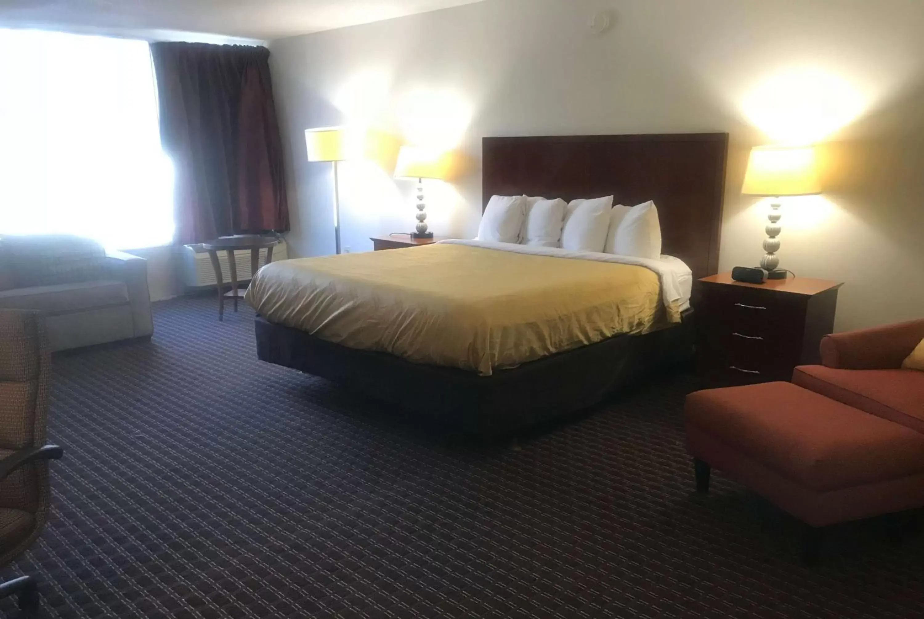 Photo of the whole room, Bed in Days Inn by Wyndham Hartsfield Jackson Atlanta Airport West