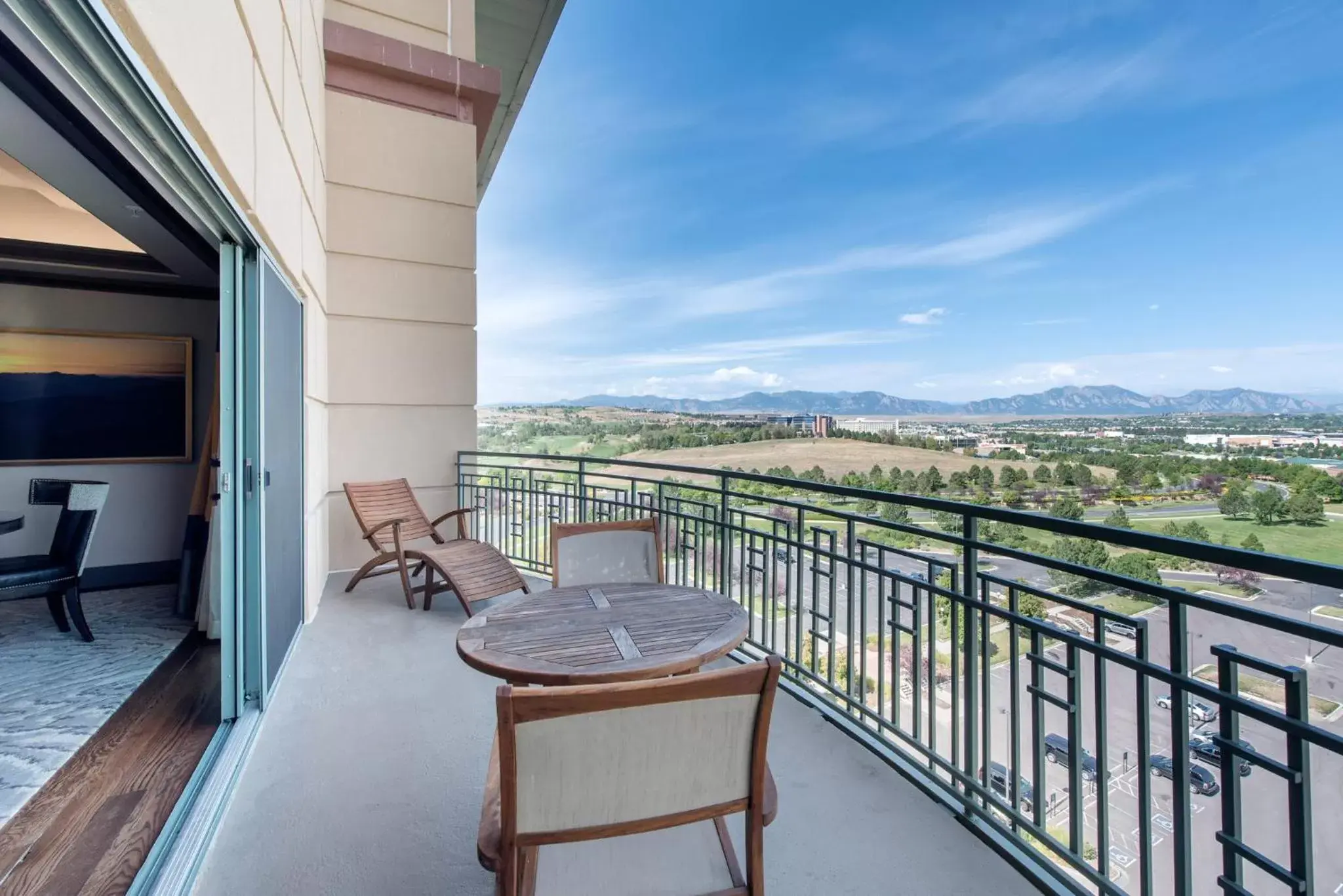 Balcony/Terrace in Omni Interlocken Hotel